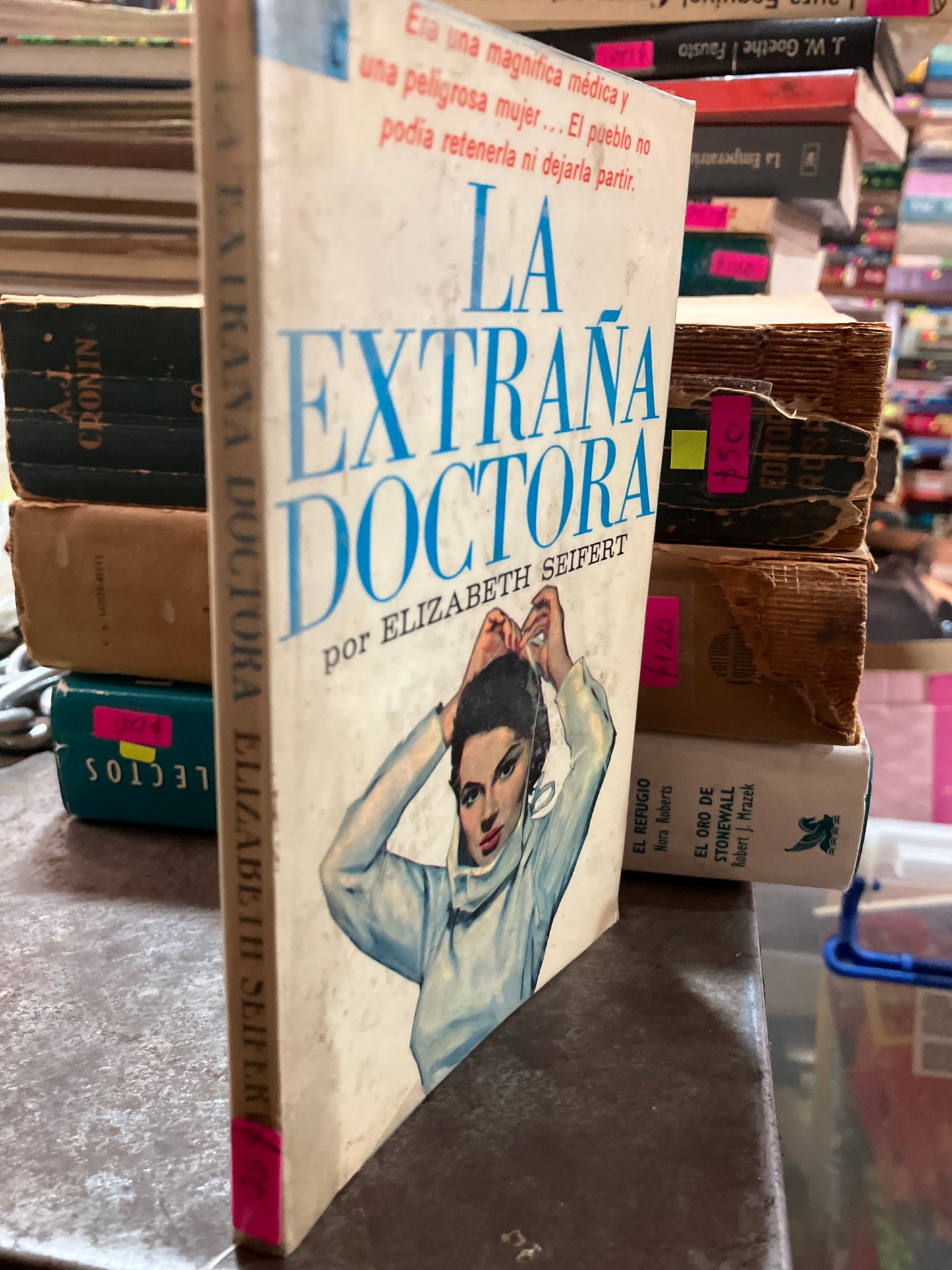 LA EXTRAÑA DOCTORA POR ELIZABETH SEIFERT USADO NOVELAS ALDAMA