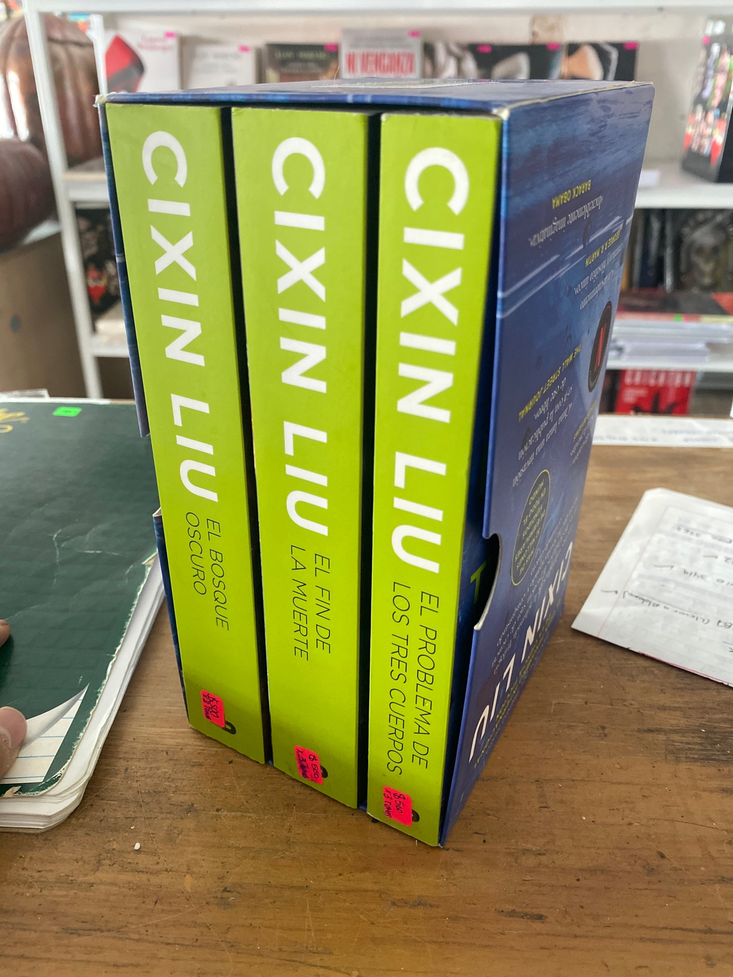 EL PROBLEMA DE LOS TRES CUERPOS EL FIN DE LA MUERTE EL BOSQUE OBSCURO POR CIXIN LIU USADO NOVELAS JUAREZ 515