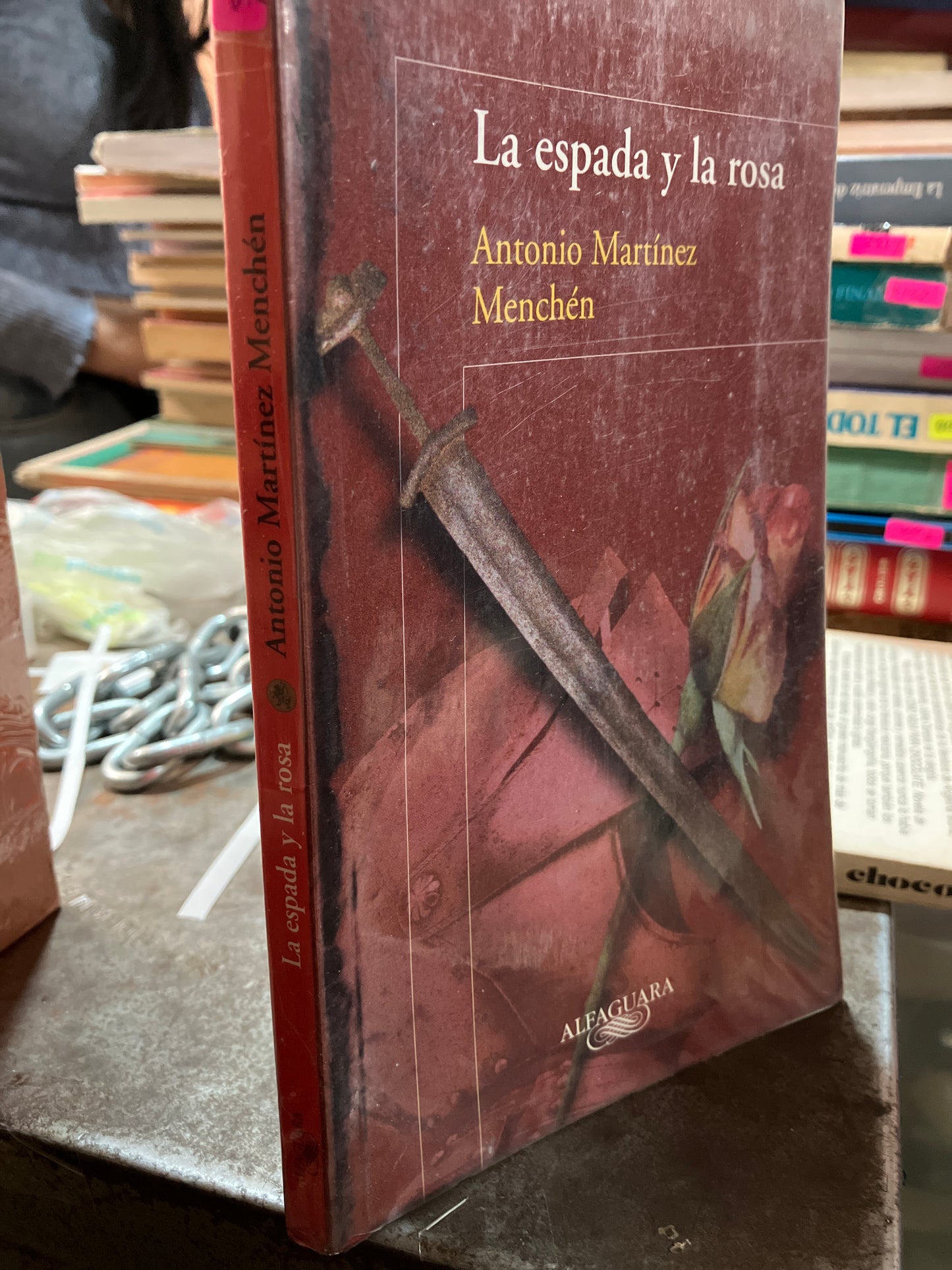 LA ESPADA Y LA ROSA POR ANTONIO MARTINEZ MENCHEN USADO NOVELAS ALDAMA