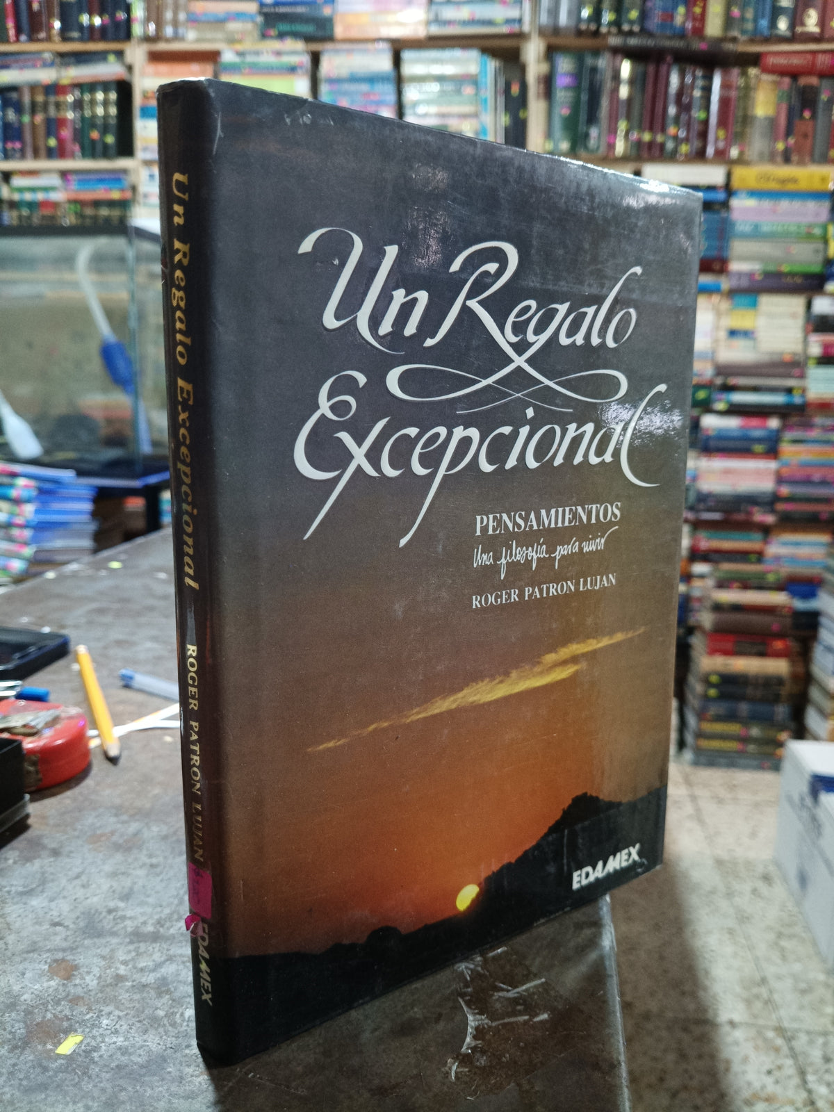 UN REGALO EXCEPCIONAL POR ROGER PATRÓN LUJAN USADO SUPERACION PERSONAL ALDAMA