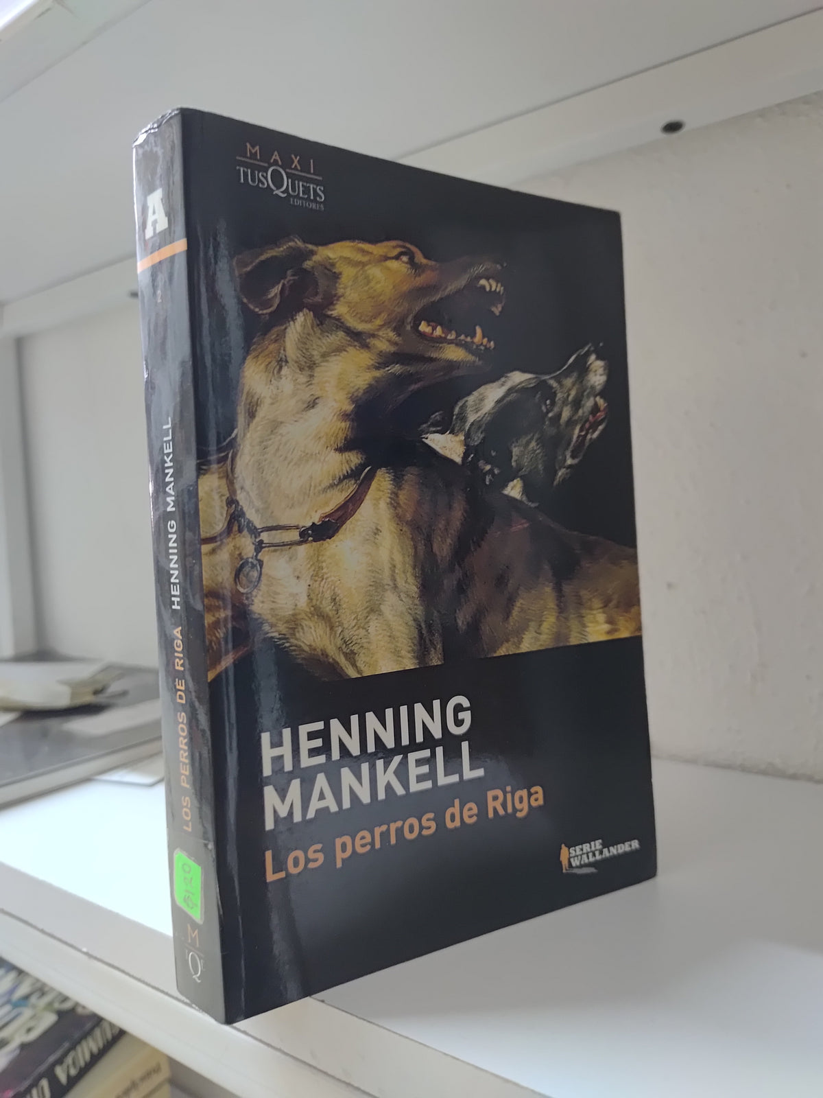 LOS PERROS DE RIGA POR HENNING MANKELL USADO NOVELAS JUAREZ 515