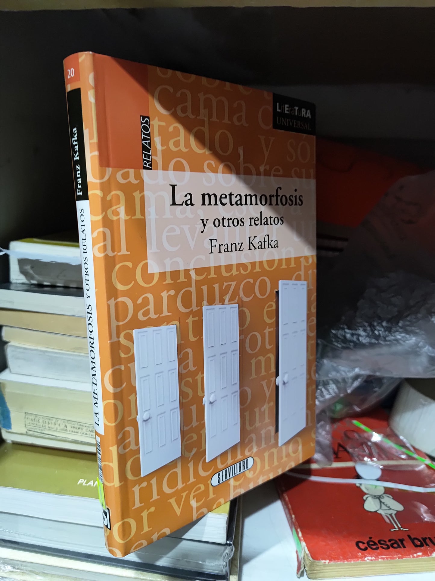 LA METAMORFOSIS Y OTROS RELATOS POR FRANZ KAFKA USADO NOVELAS JUAREZ 507