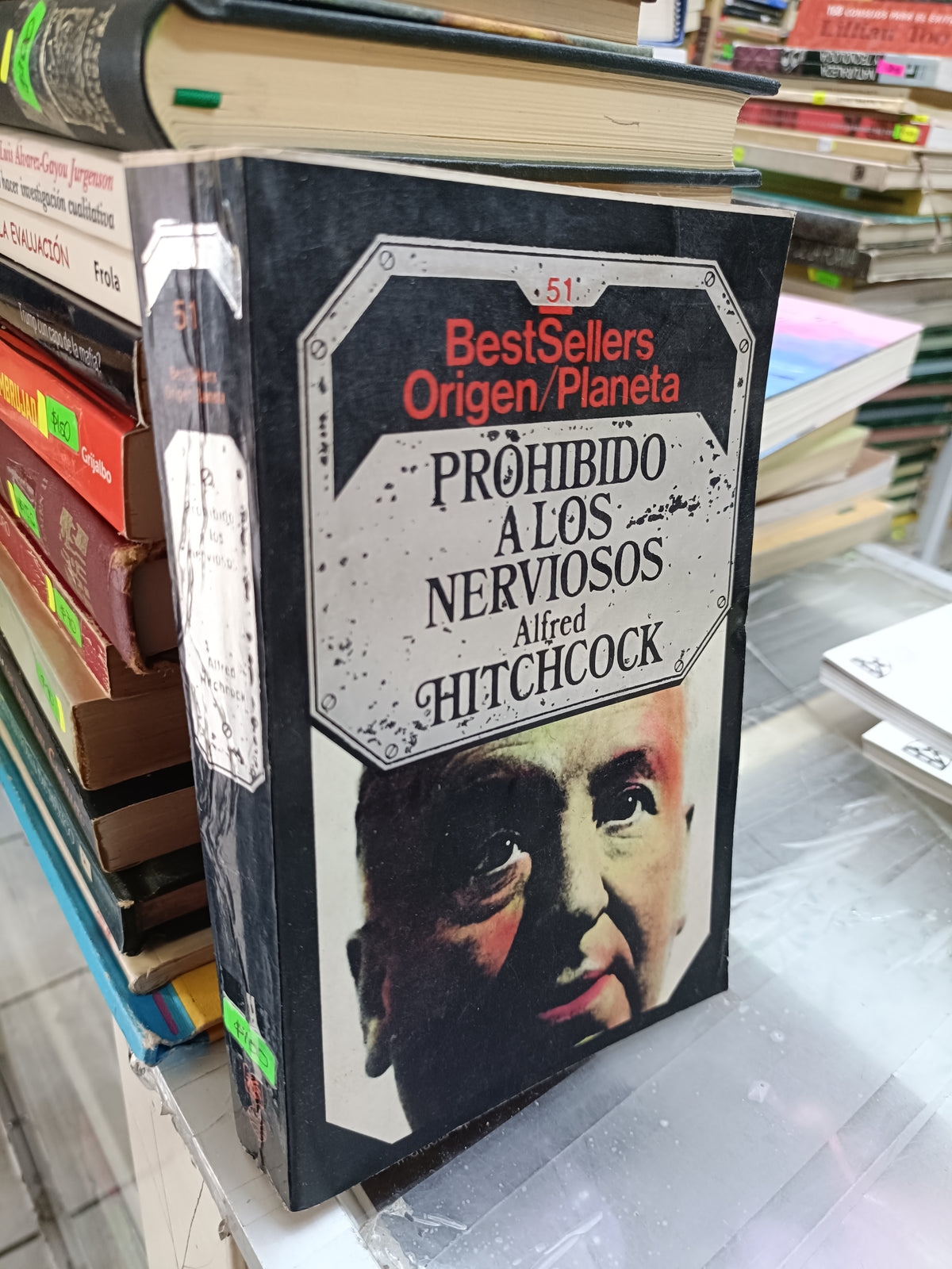 PROHIBIDO A LOS NERVIOSOS POR ALFRED HITCHCOCK USADO NOVELA LITERARIO 207