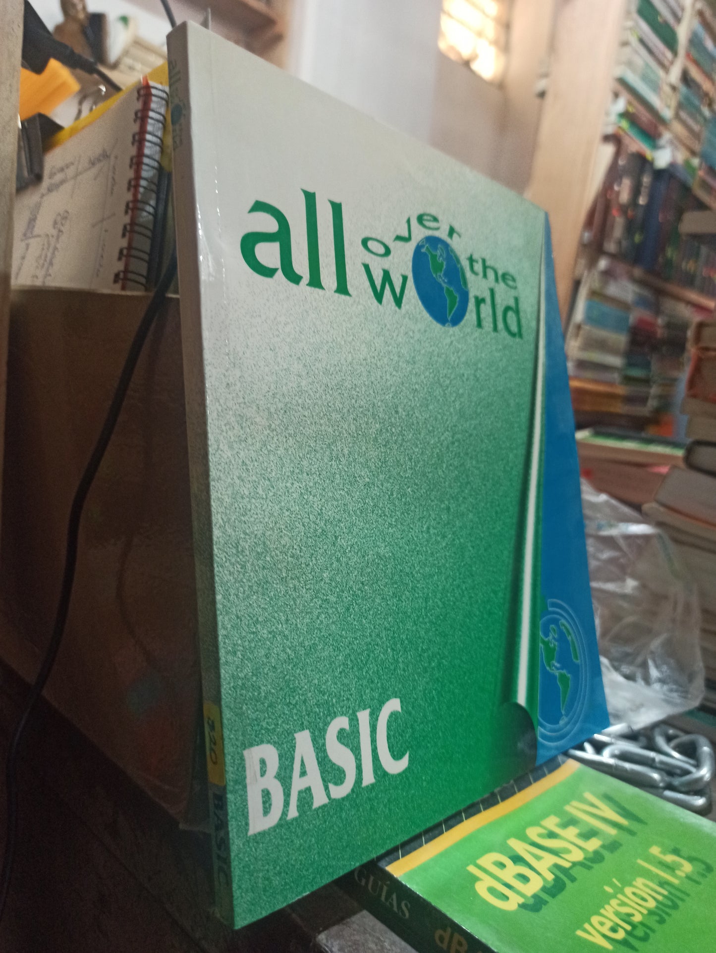 ALLOW OVER THE WORLD POR EDITORIAL BASIC USADO IDIOMAS ALDAMA
