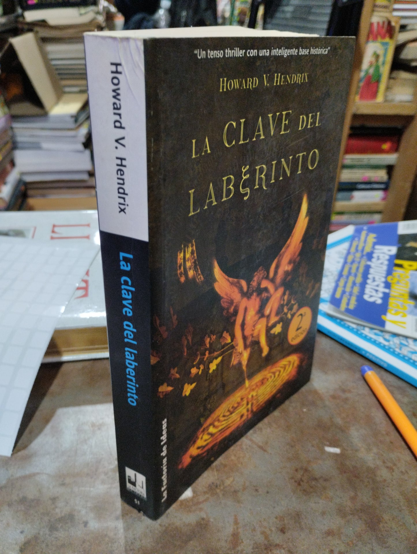 LA CLAVE DEL LABERINTO POR HOWARD V. HENDRIX USADO NOVELAS ALDAMA
