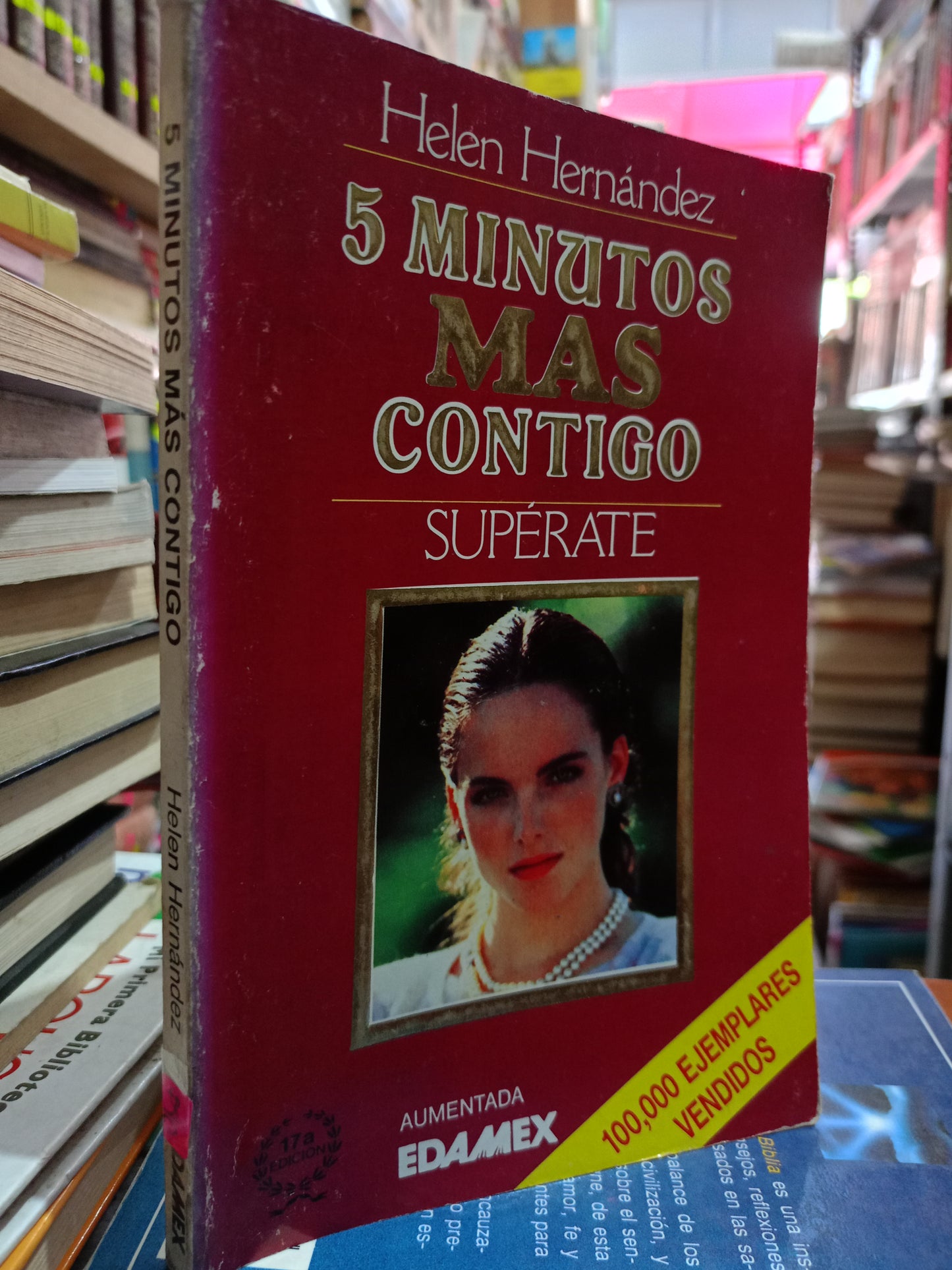 5 MINUTOS MAS CONTIGO POR HELEN HERNÁNDEZ USADO S.PERSONAL LITERARIO 305