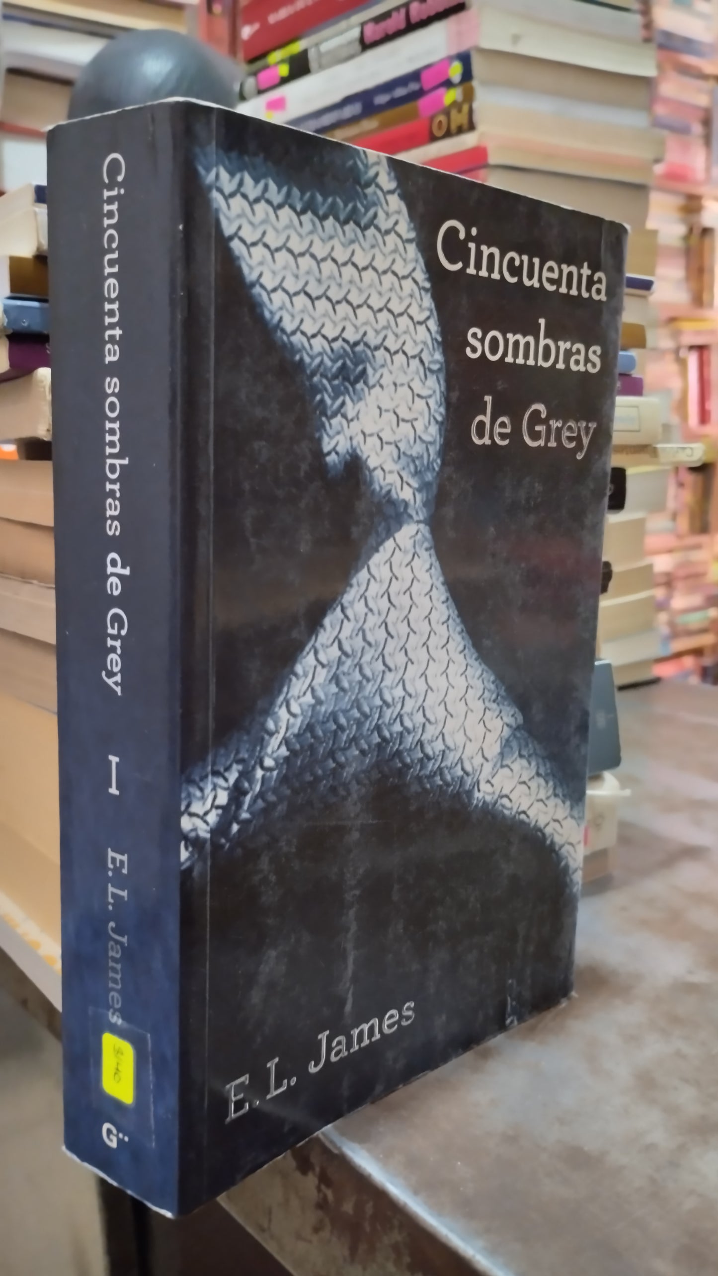 CINCUENTA SOMBRAS DE GREY POR E L JAMES LIBRO USADO NOVELAS ALDAMA