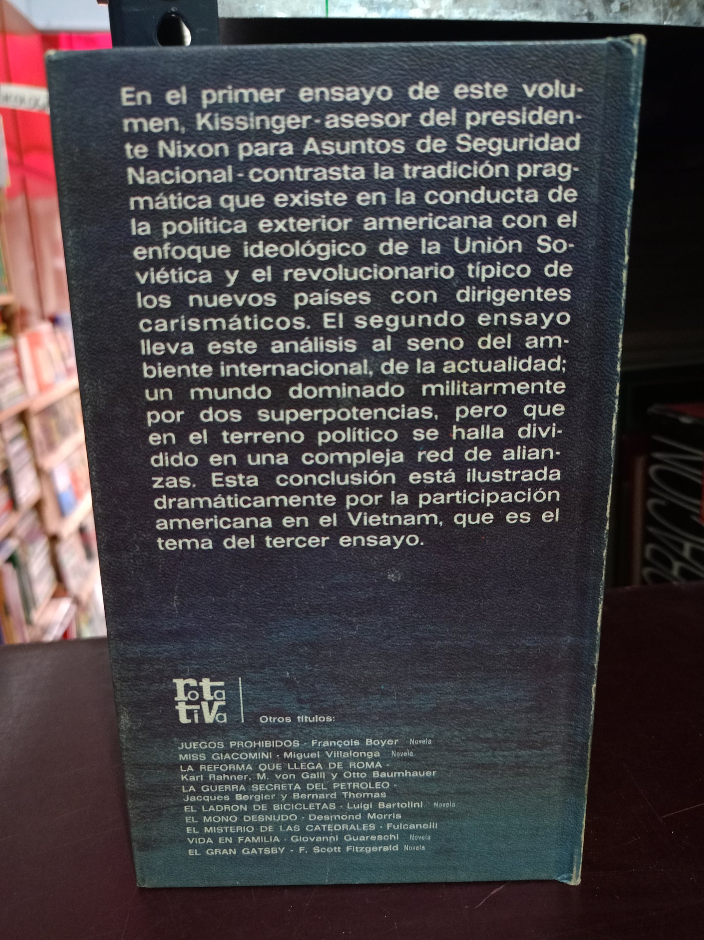 POLÍTICA EXTERIOR AMERICANA POR HENRY A. KISSINGER USADO NOVELA LITERARIO 305