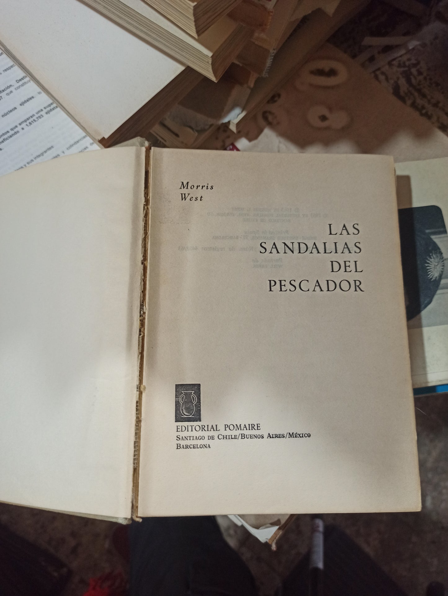 LAS SANDALIAS DEL PESCADOR POR MORRIS WEST USADO NOVELAS ALDAMA