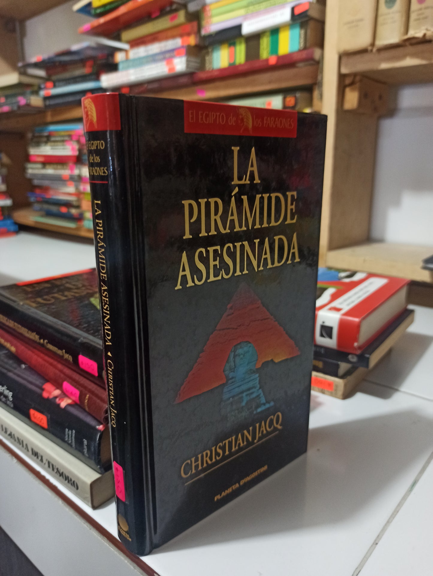 LA PIRAMIDE ASESINADA POR CHRISTIAN JACQ USADO NOVELAS JUÁREZ