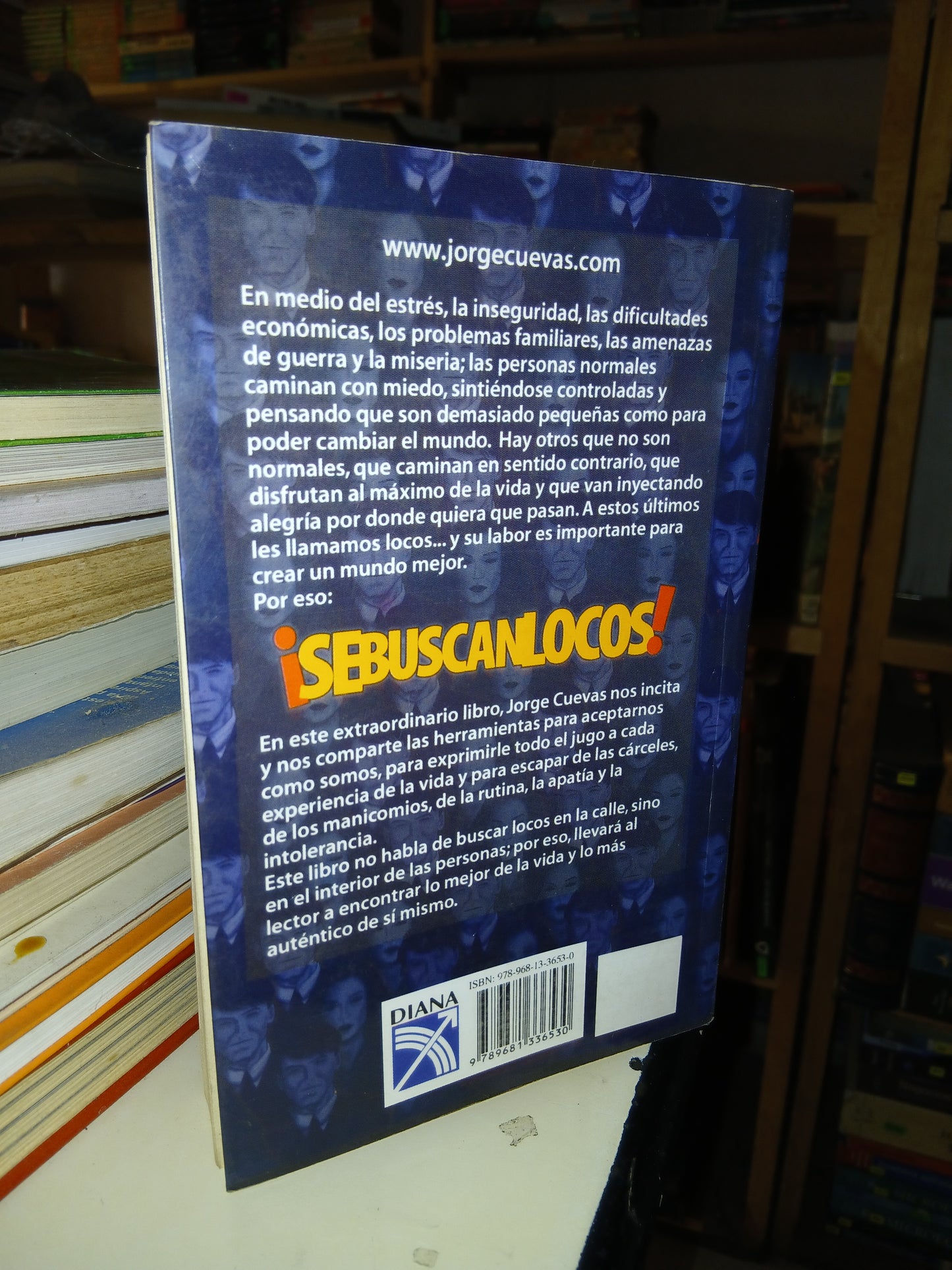 ¡SE BUSCAN LOCOS! POR JORGE CUEVAS USADO SUPERACIÓN PERSONAL LITERARIO 207