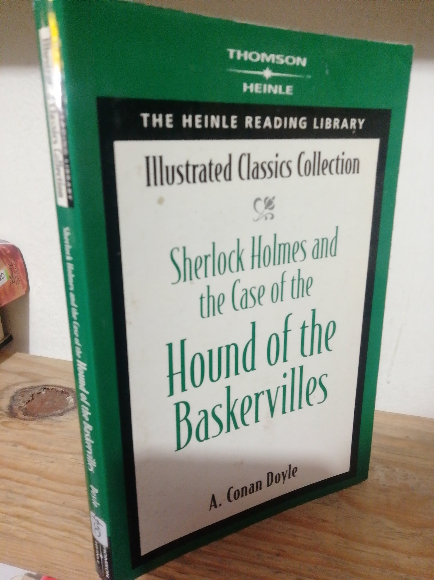 SHERLOCK HOLMES AND THE CASE OF THE BASKERVILLES POR A. CONAN FOLEY USADO IDIOMAS JUAREZ