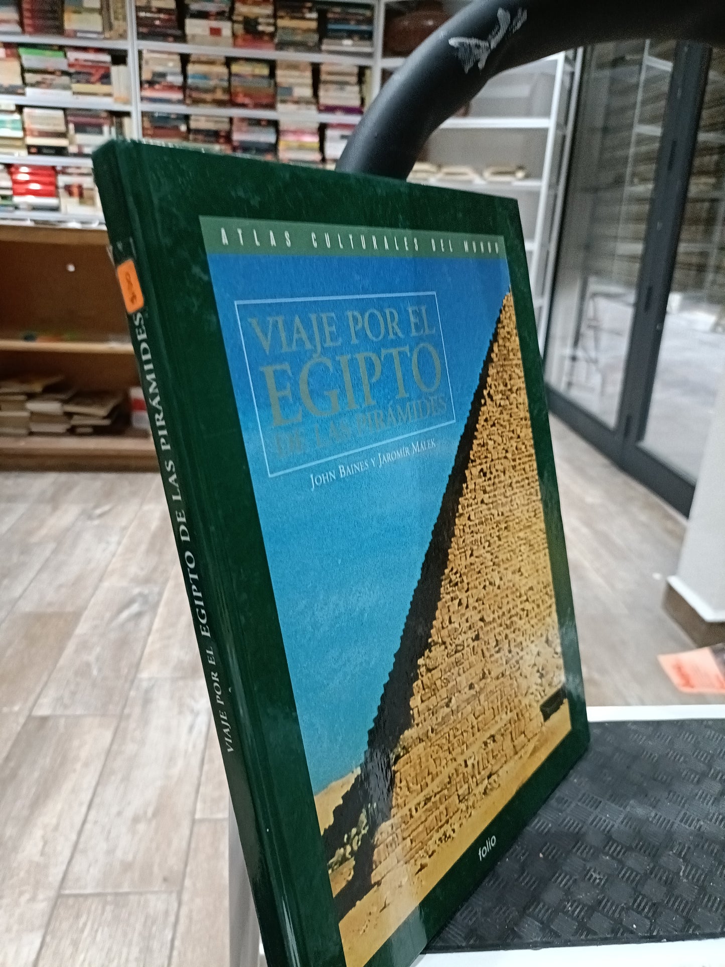 VIAJE POR EJIPTO DE LAS PIRAMIDES POR JOHN BAINES Y JAROMIR MALEK ATLAS CULTURALES DEL MUNDO USADO HISTORIA JUAREZ 515