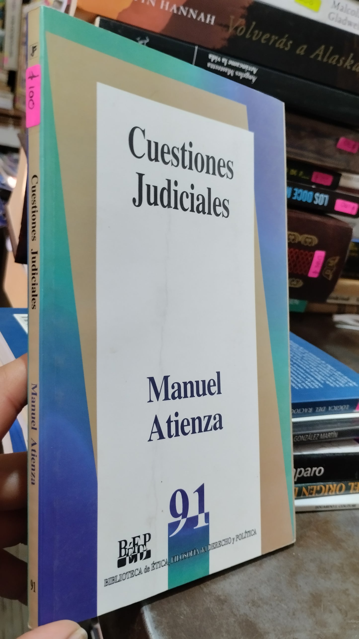 CUESTIONES JUDICIALES POR MANUEL ATIENZA LIBRO USADO DERECHO ALDAMA