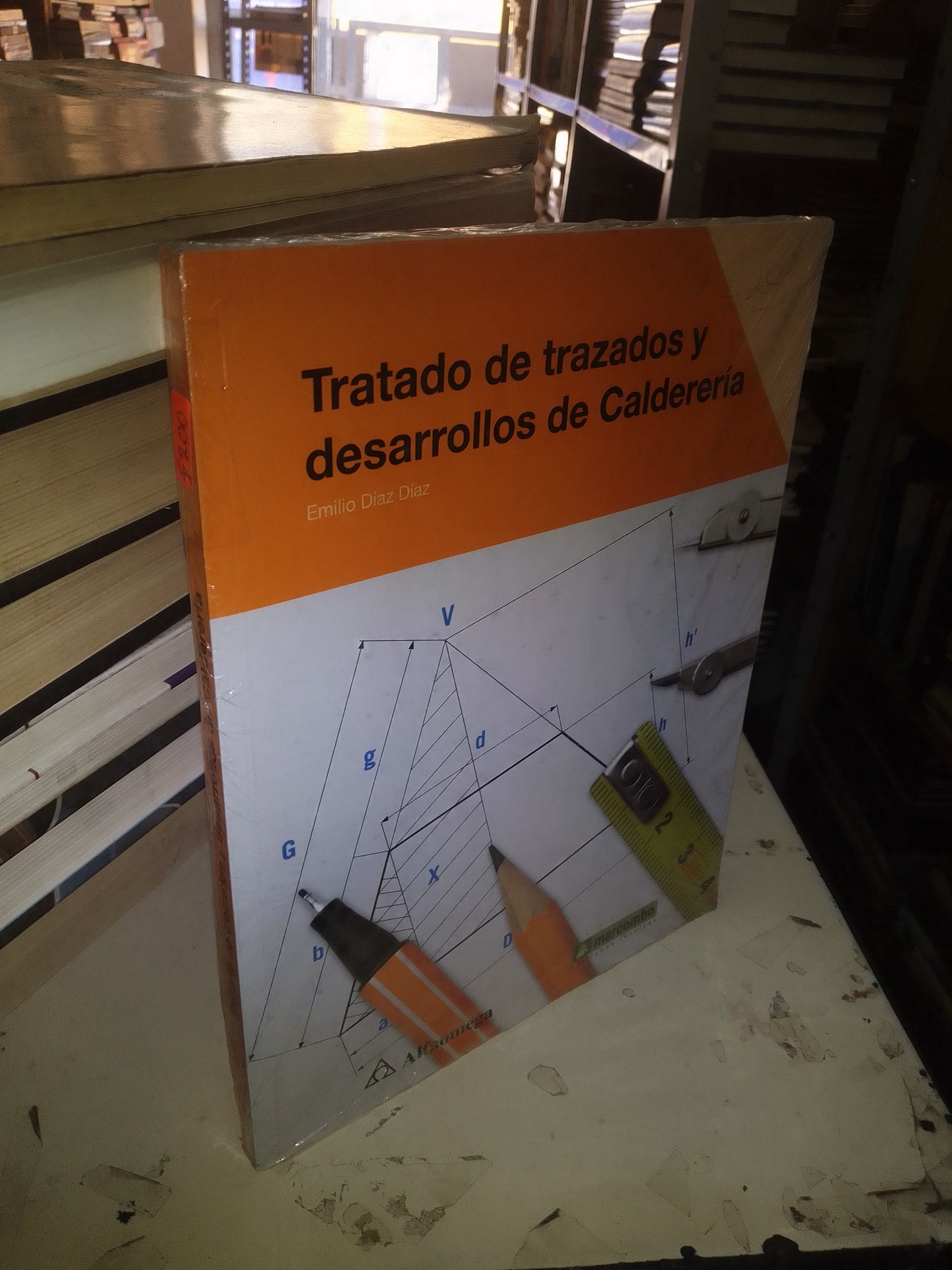 TRATADO DE TRAZADOS Y DESARROLLOS DE CALDERERÍA POR EMILIO DÍAZ DÍAZ USADO ARQUITECTURA LITERARIO 207