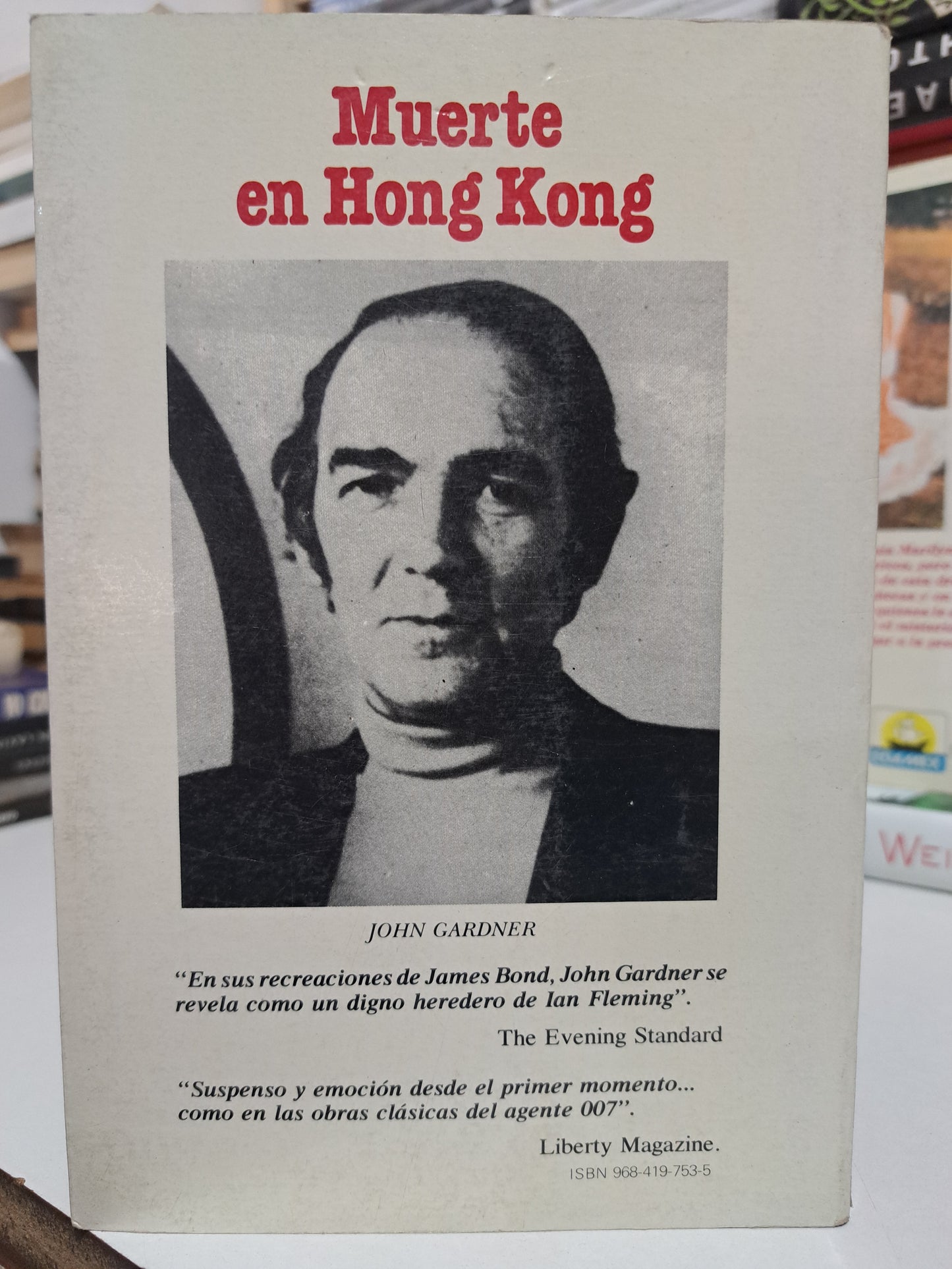 MUERTE EN HONG KONG JOHN GARDNER USADO NOVELA JUÁREZ