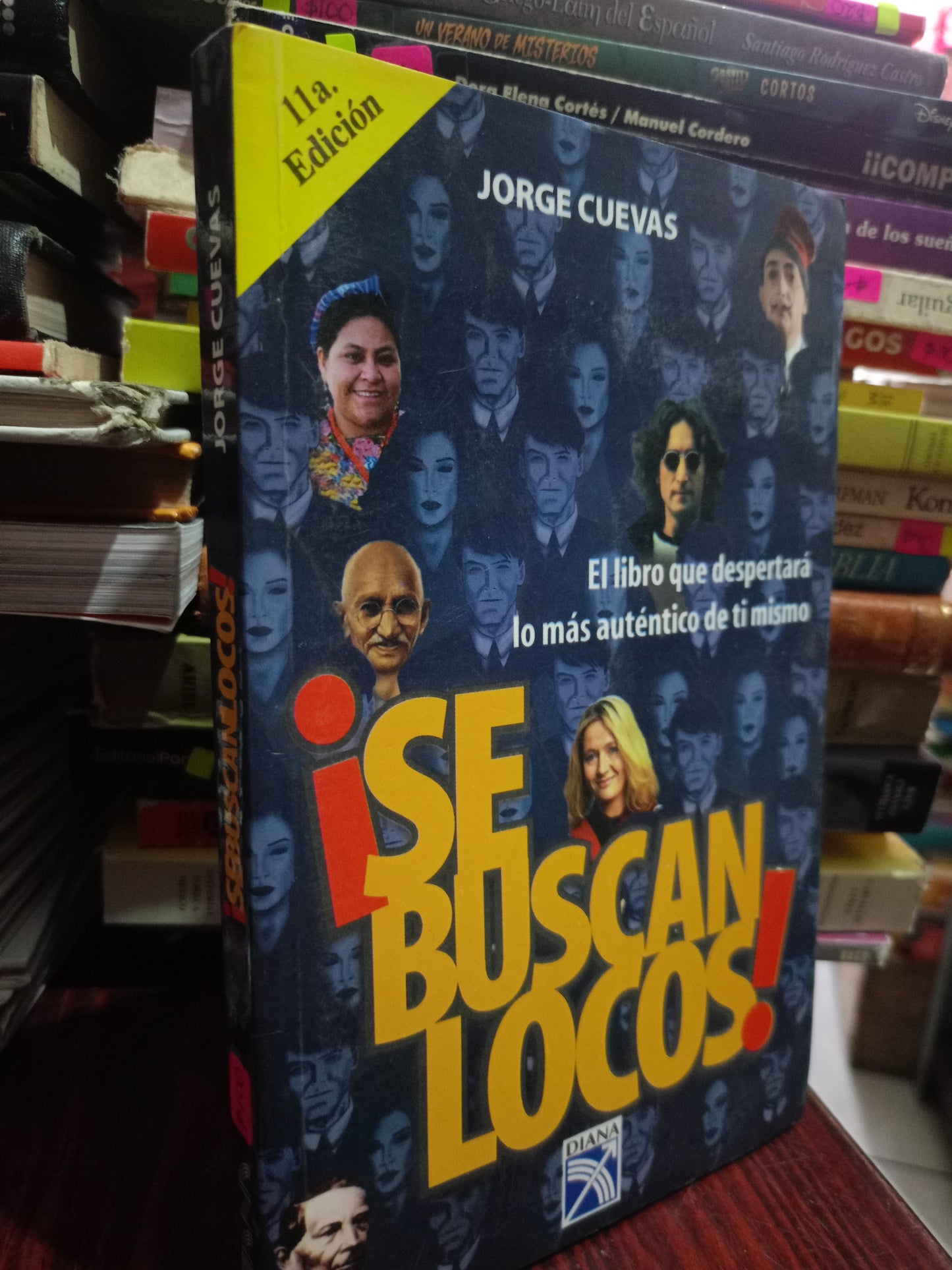 SE BUSCAN LOCOS POR JORGE CUEVAS USADO NOVELA LITERARIO 305