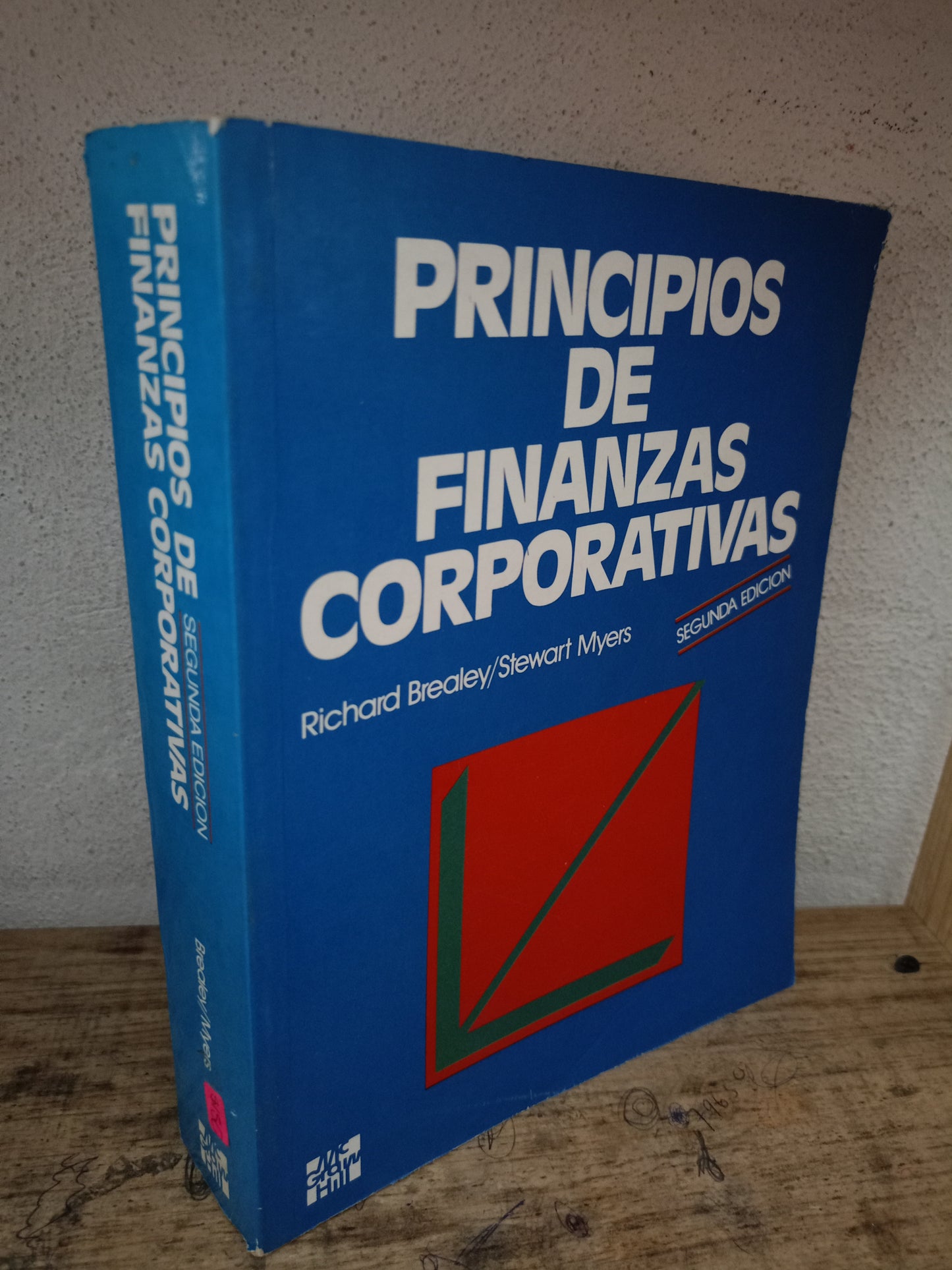 PRINCIPIOS DE FINANZAS CORPORATIVAS POR RICHARD BREALEY Y STEWART MYERS USADO ADMINISTRACIÓN LITERARIO 305