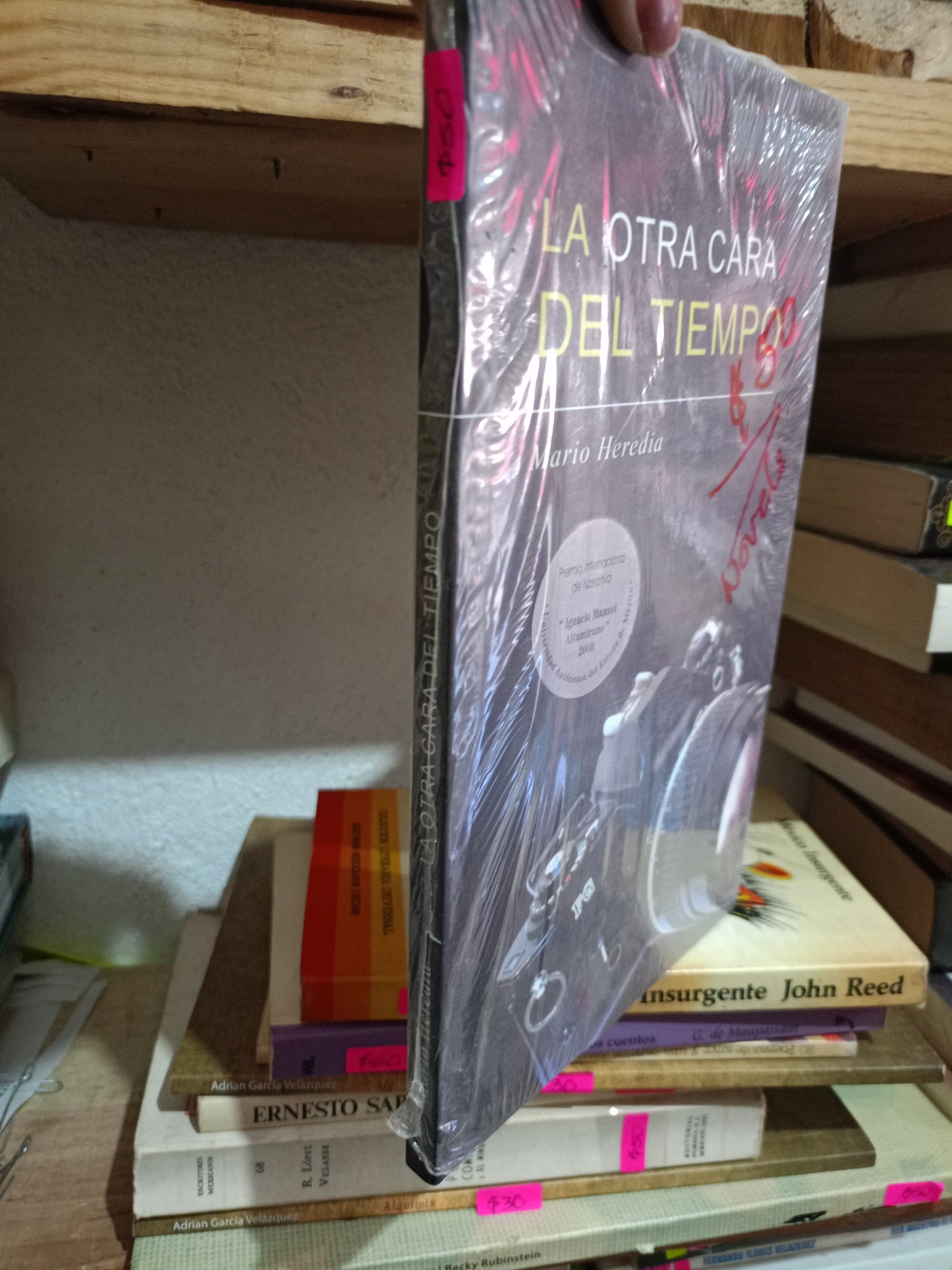 LA OTRA CARA DEL TIEMPO POR MARIO HEREDIA USADO NOVELAS LITERARIO 305