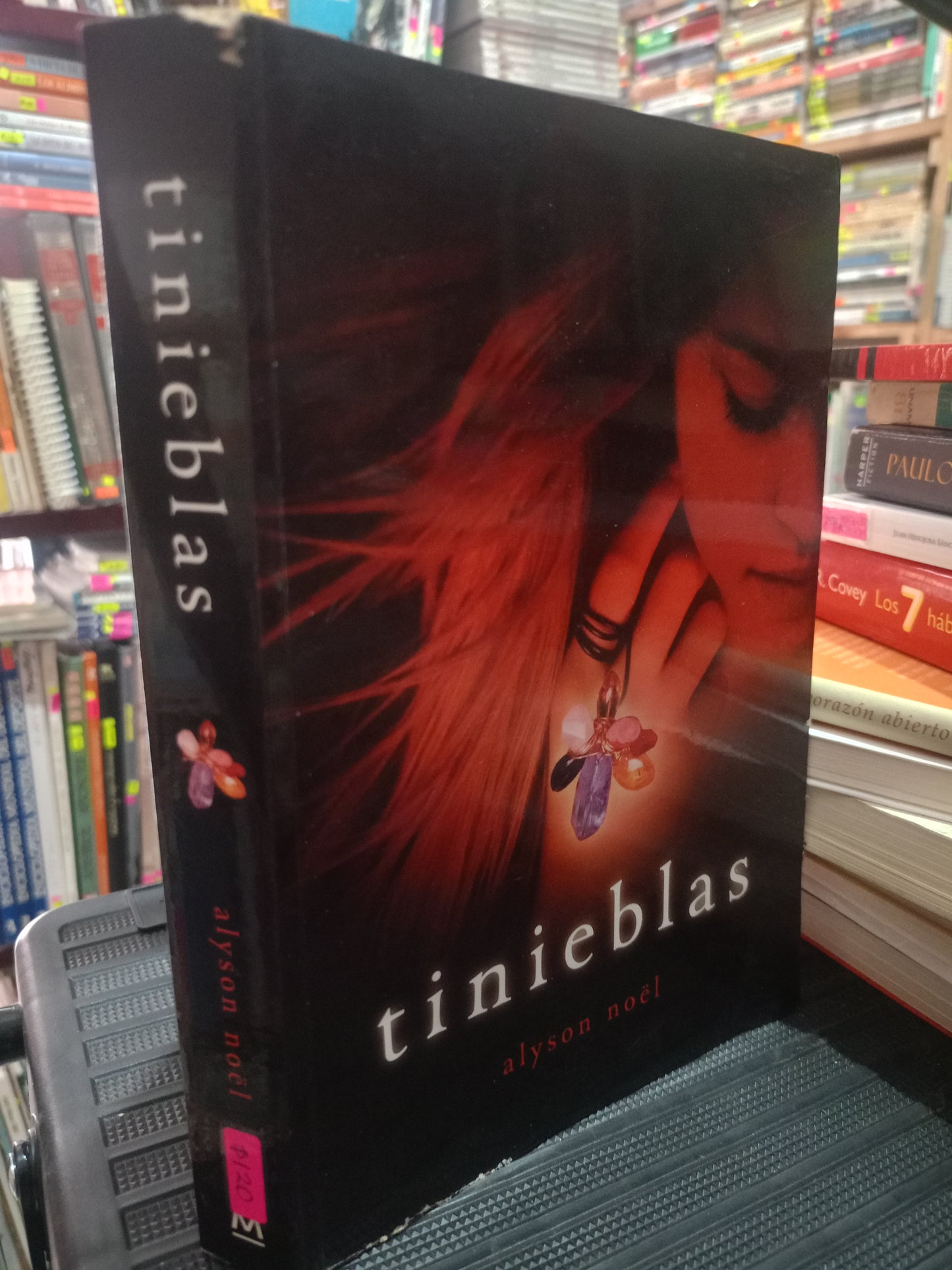 TINIEBLAS POR ALYSON NOEL USADO NOVELA LITERARIO 305
