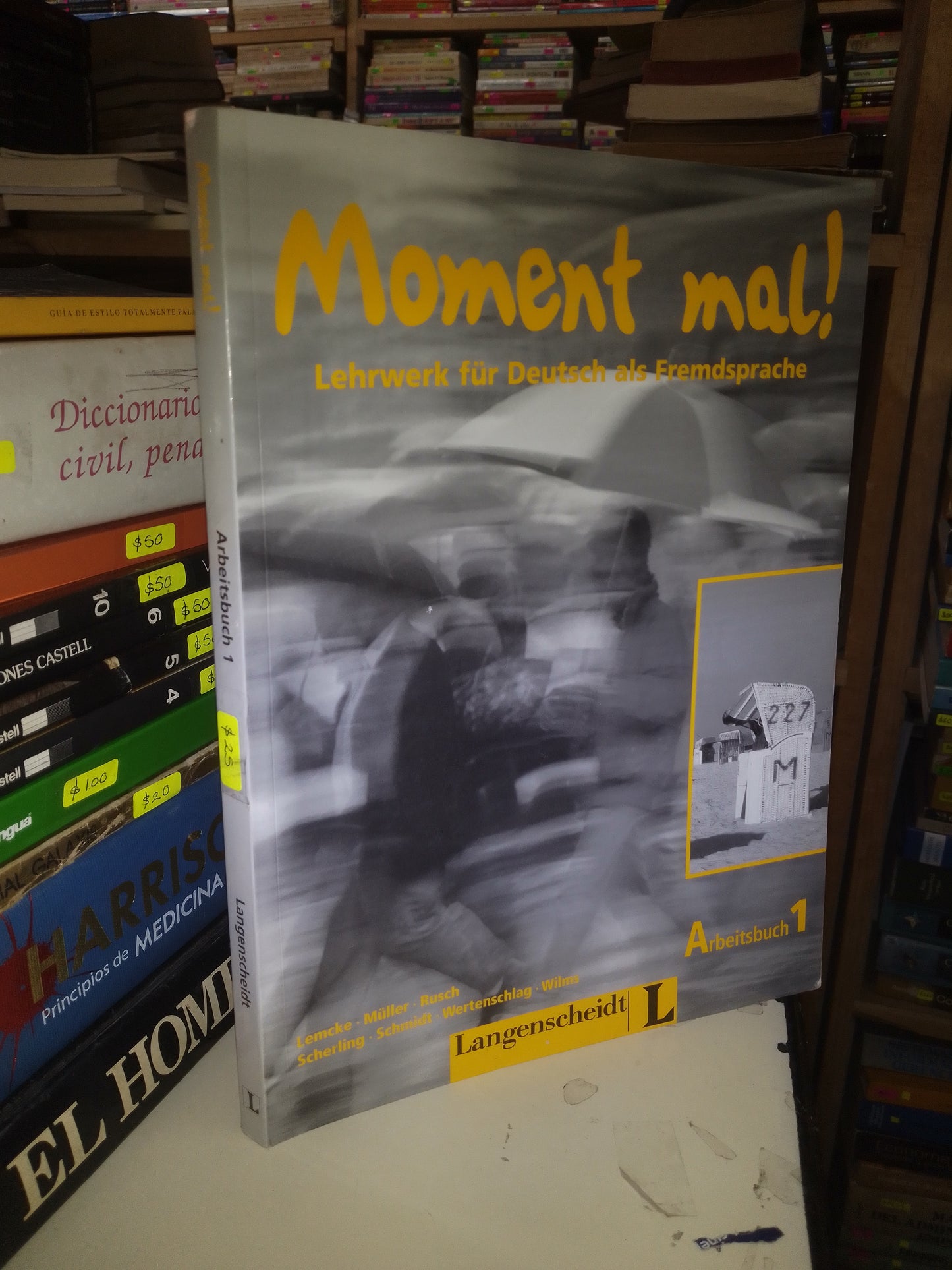 MOMENT MAL! ARBEITSBUCH 1 USADO IDIOMAS LITERARIO 207