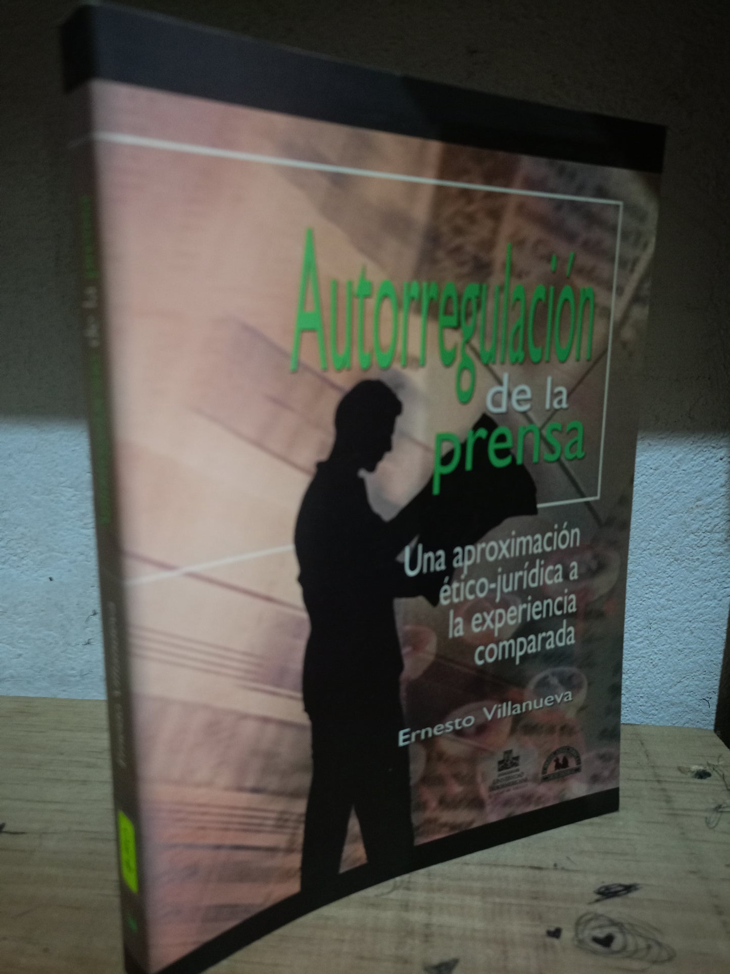 AUTORREGULACION DE LA PRENSA POR ERNESTO VILLANUEVA USADO SOCIO LITERARIO 305