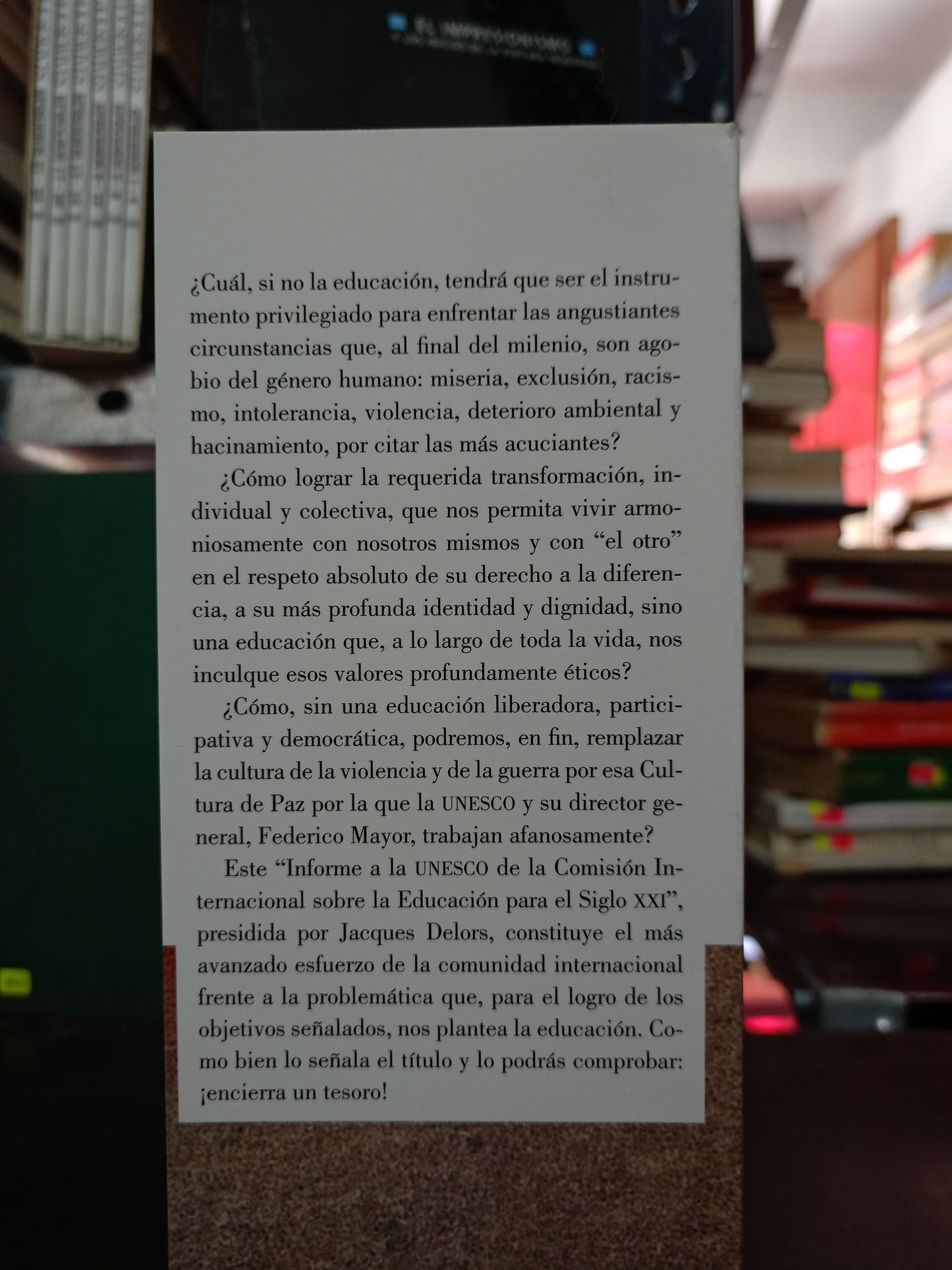 LA EDUCACIÓN ENCIERRA UN TESORO POR JACQUES DELORA USADO EDUCACIÓN LITERARIO 305