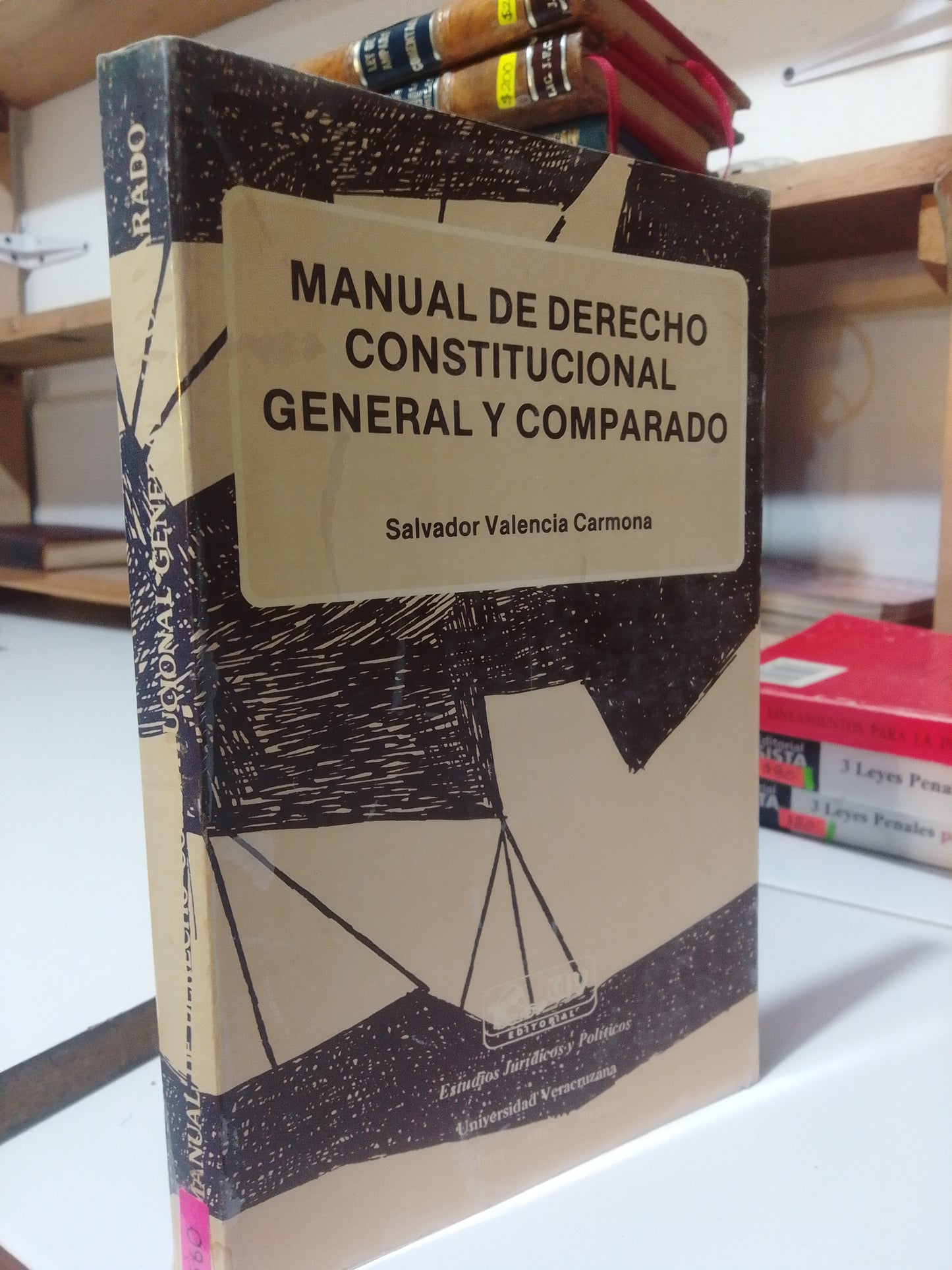 MANUEL DE DERECHO CONSTITUCIONAL GENERAL Y COMPARADO POR SALVADOR VALENCIA CARMONA USADO DERECHO JUAREZ