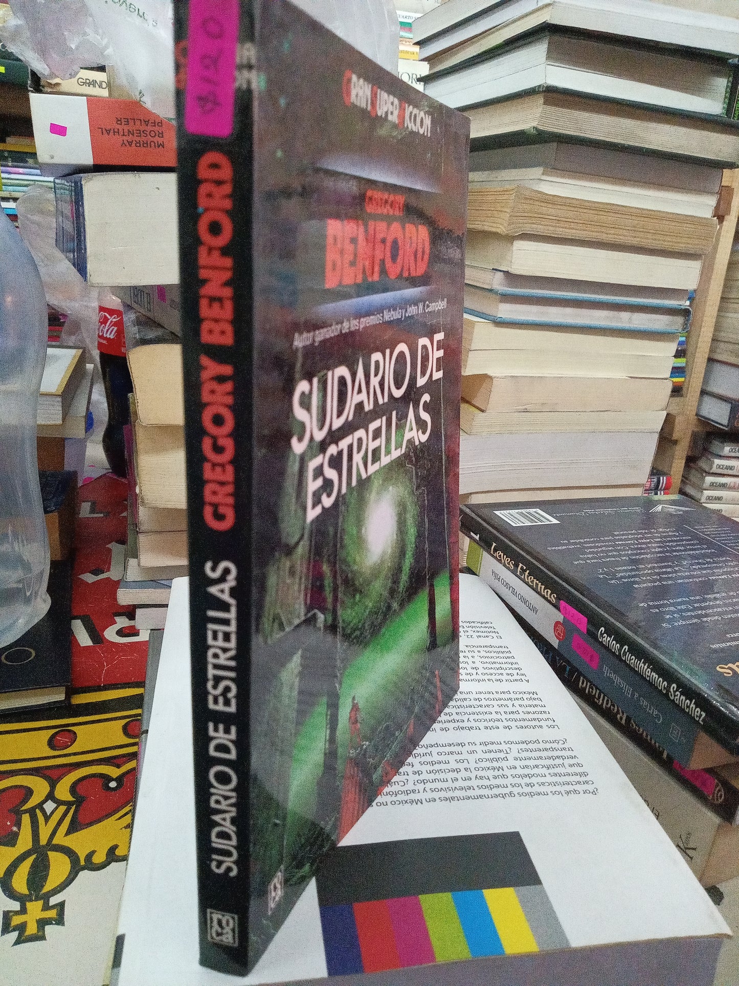 SUDARIO DE ESTRELLAS POR GREGORY BENFORD USADO NOVELA LITERARIO 207