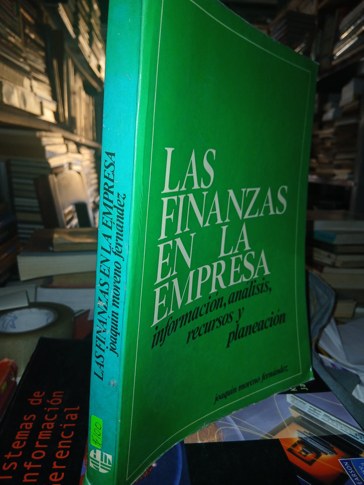 LAS FINANZAS EN LA EMPRESA POR JOAQUIN MORENO USADO ADMINISTRACIÓN LITERARIO 207