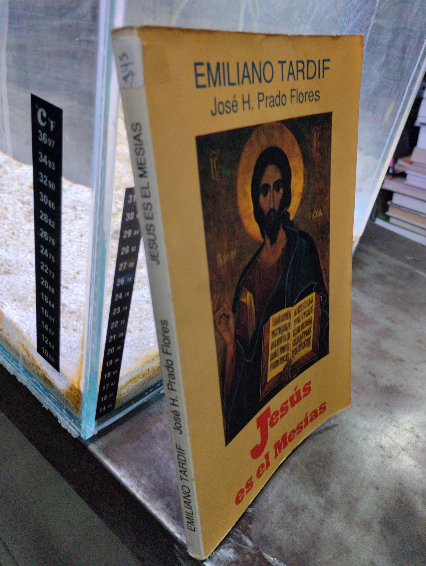 JESUS ES EL MESIAS POR EMILIANO TARDIF POR JOSE H PRADO FLORES USADO RELIGION ALDAMA