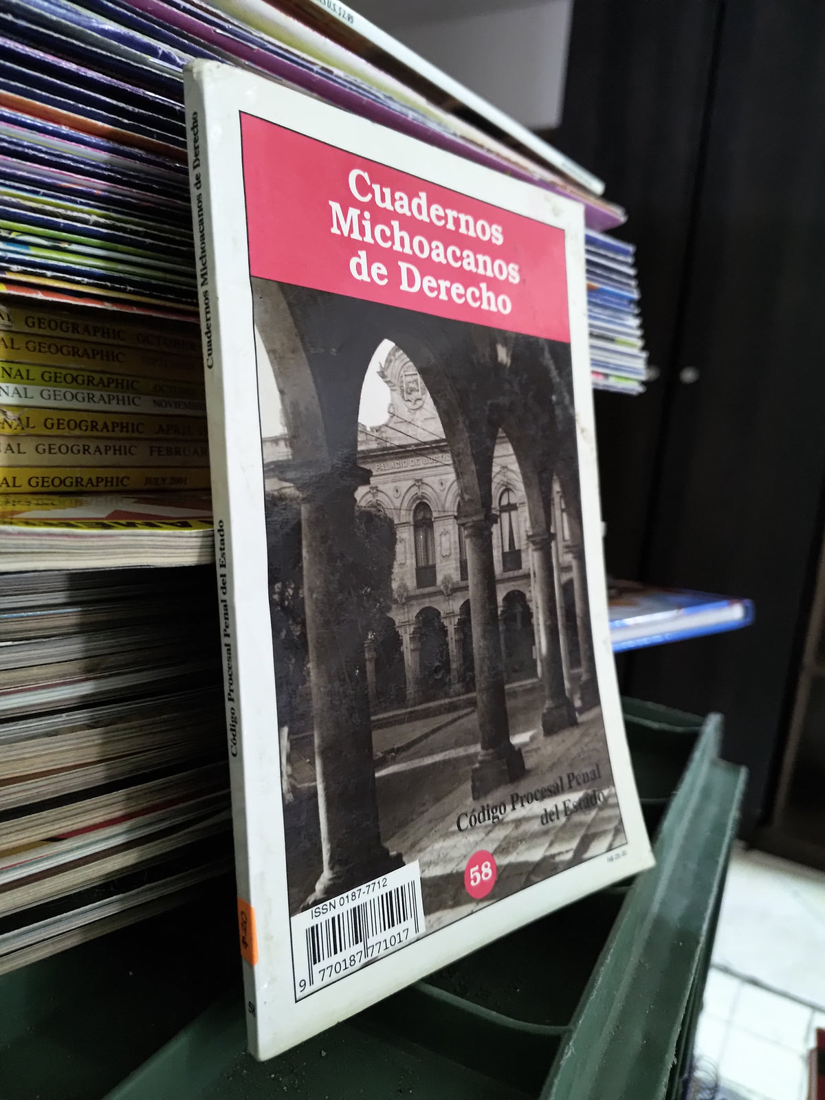 CUADERNOS MICHOACANOS DE DERECHO POR EDITORIAL CODIGO PROCESAL PENAL DEL ESTADO USADO DERECHO JUAREZ 515