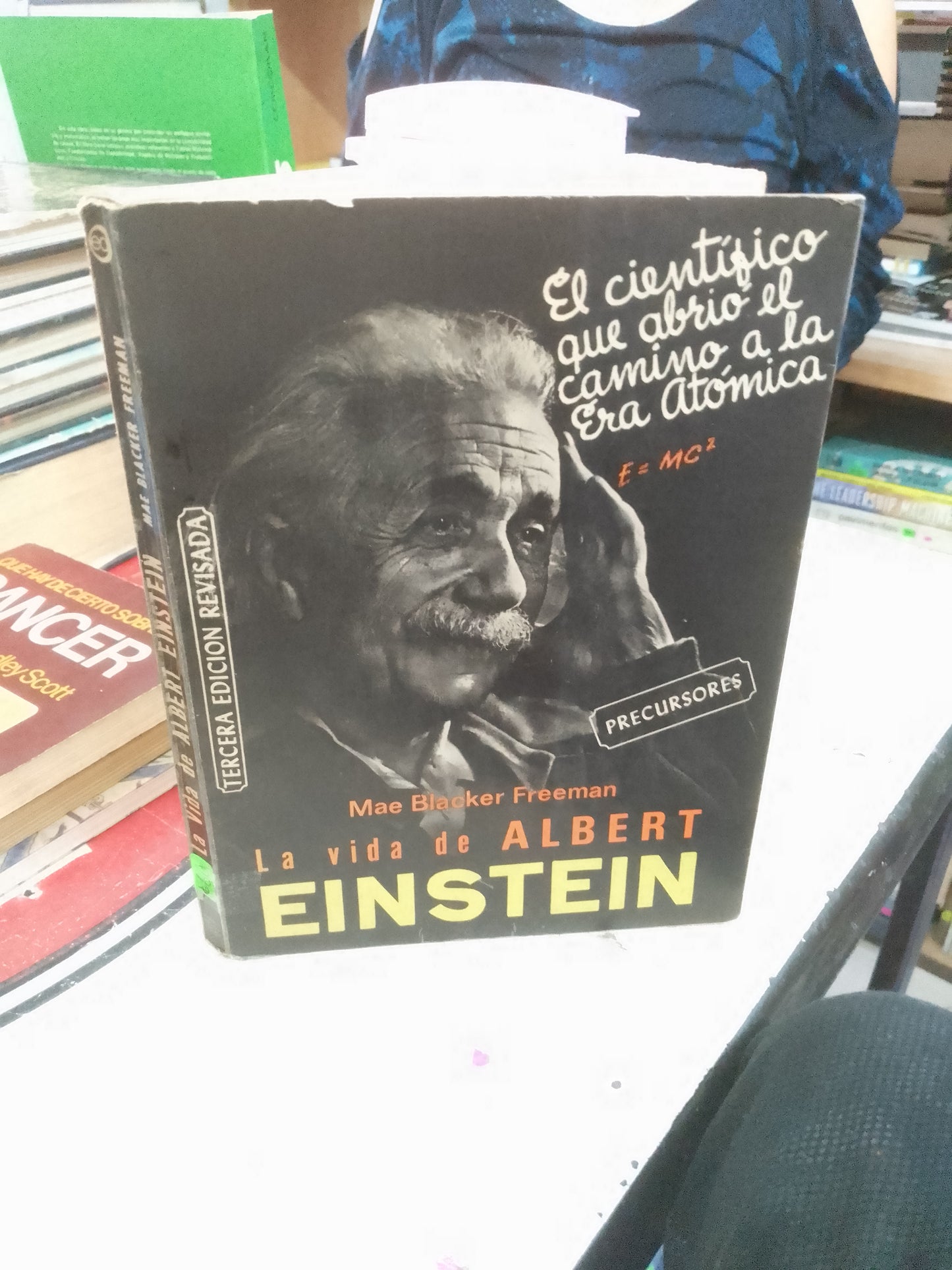 LA VIDA DE ALBERT EINSTEIN POR MAE BLACKER FREEMAN USADO NOVELA LITERARIO 207