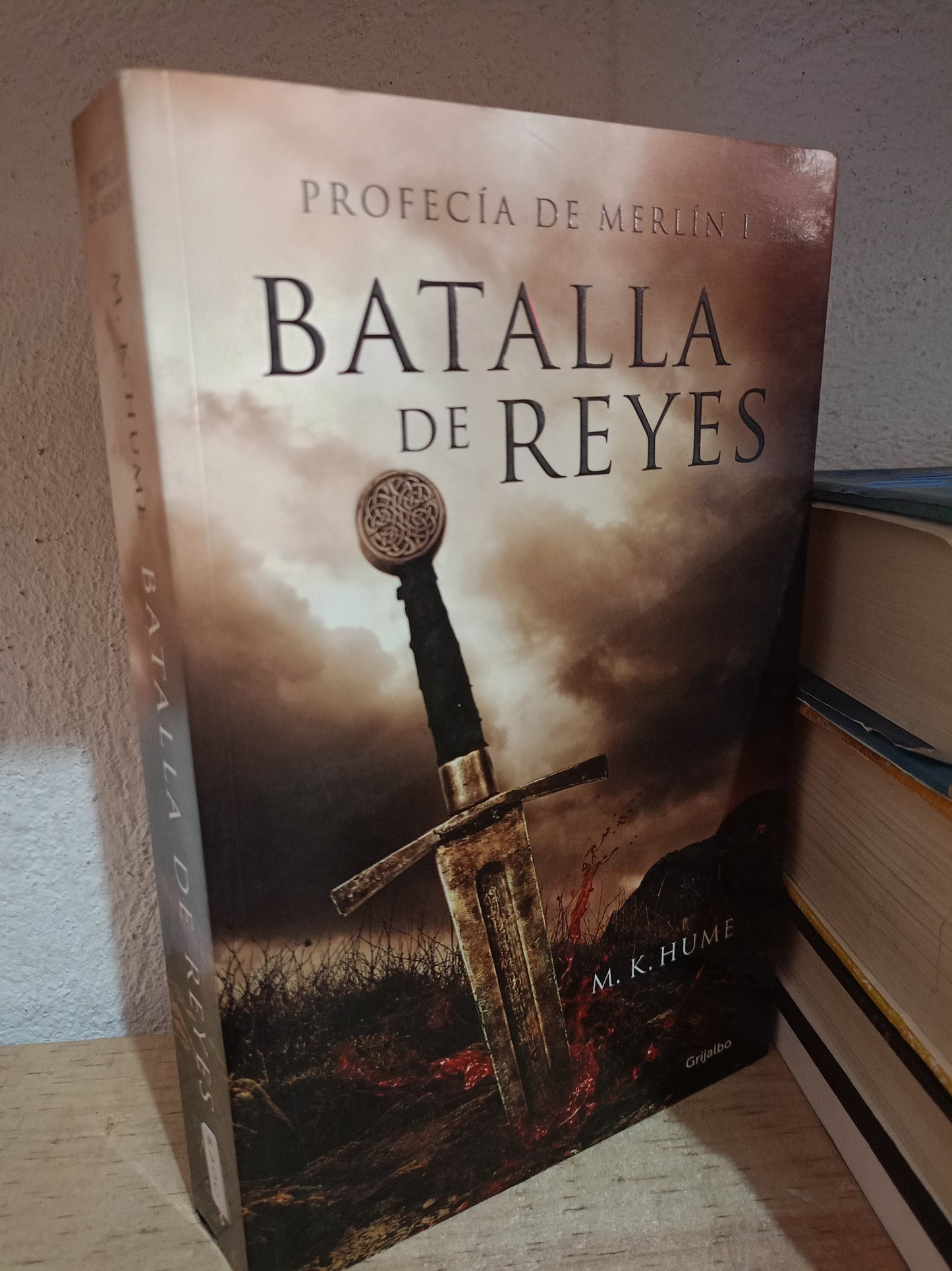 BATALLA DE REYES PROFECIA DE MERLIN I POR M.K. HUME USADO NOVELA LITERARIO 305