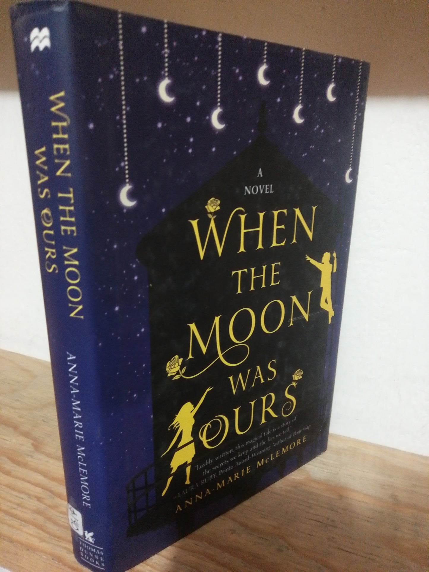 WHEN THE MOON WAS OURS POR ANNA MARIE MCLEMORE USADO IDIOMAS JUAREZ
