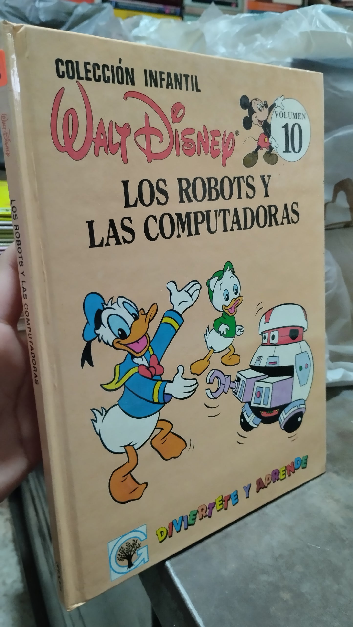 LOS ROBOTS Y LAS COMPUTADORAS POR EDITORIAL GROLIER LIBRO USADO INFANTIL ALDAMA