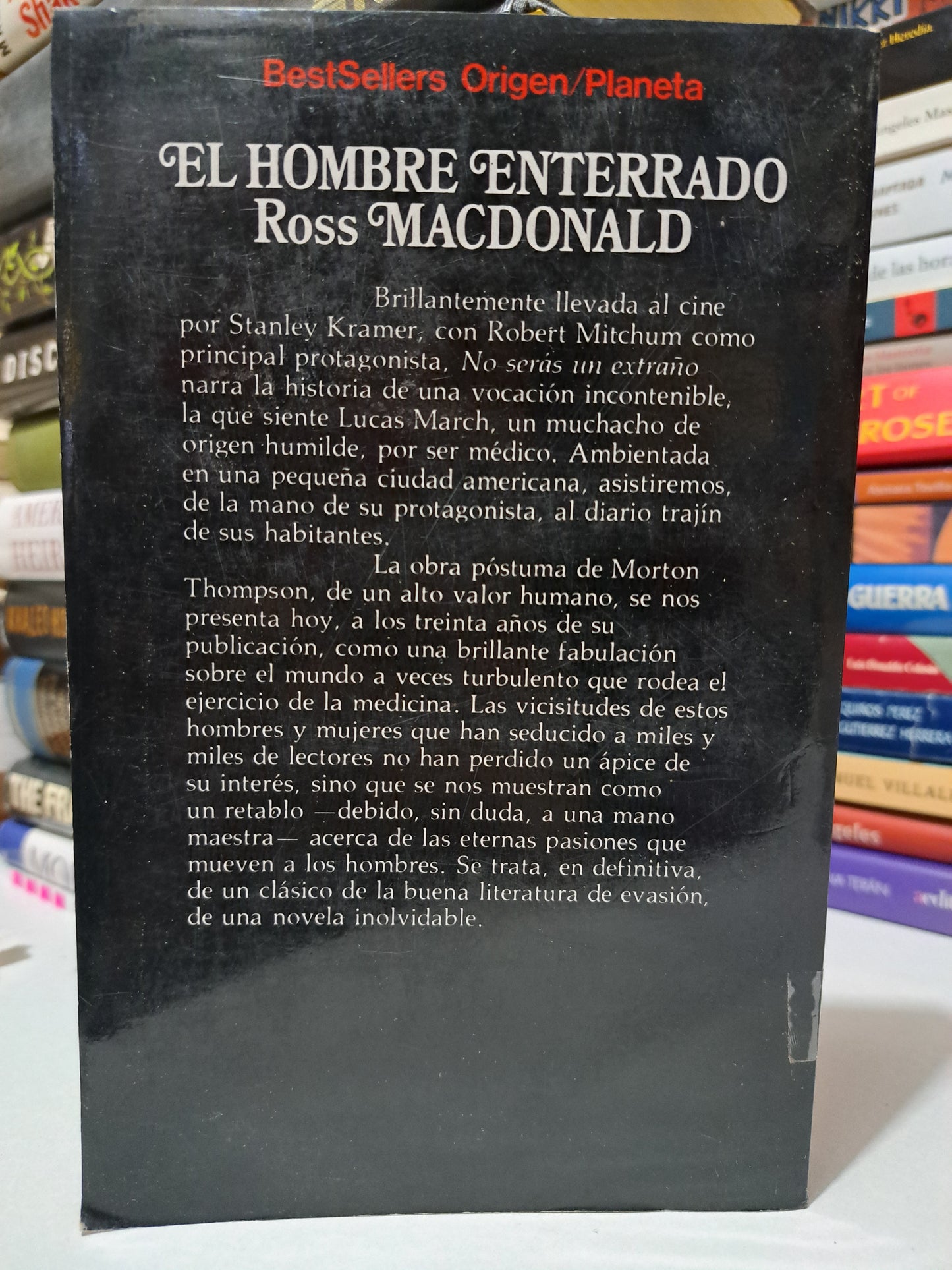 EL HOMBRE ENTERRADO ROSS MACDONALD USADO NOVELA JUÁREZ
