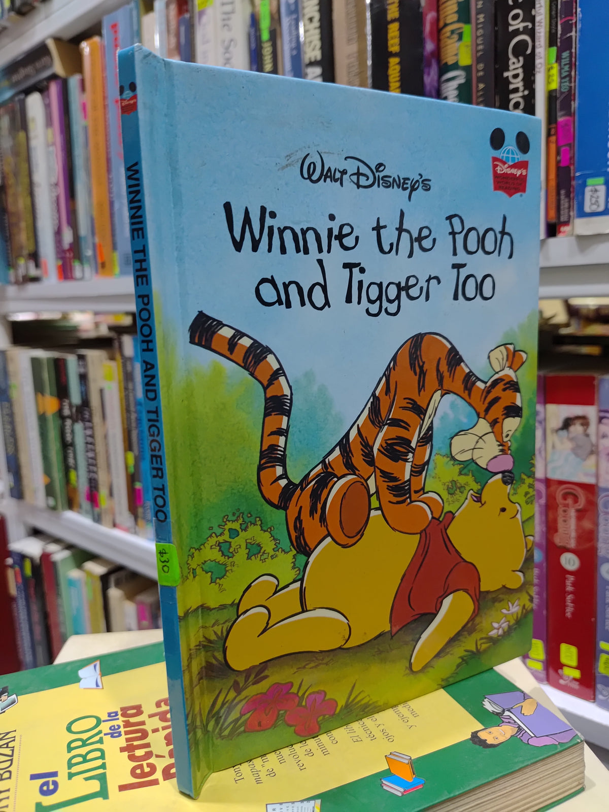 WINNIE THE POOH AND TIGER TOO POR EDITORIAL GLORIER USADO IDIOMAS JUAREZ 507