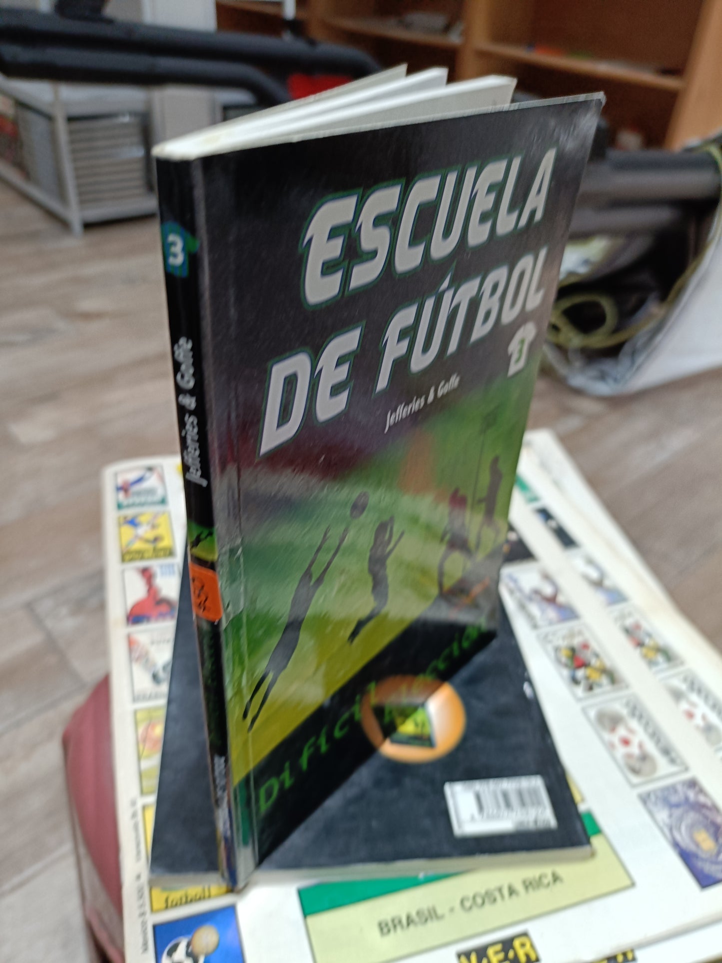 ESCUELA DE FUTBOL 3 POR JEFFERIES Y GOFFE USADO DEPORTES JUAREZ 515