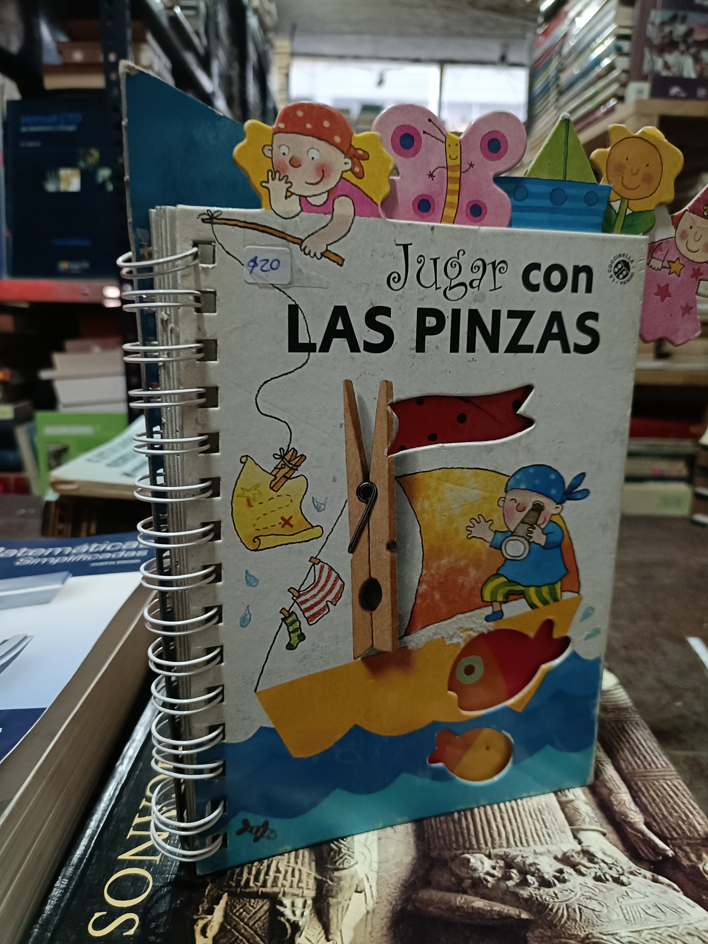 JUGAR CON LAS PINZAS USADOS INFANTIL ALDAMA