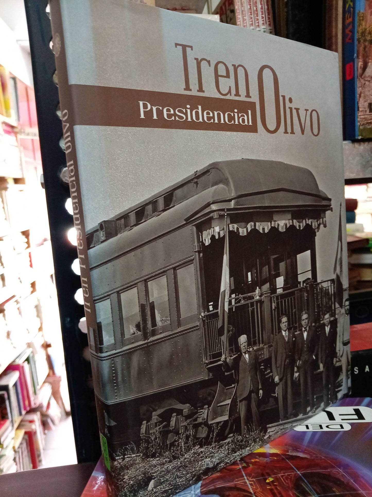 TREN PRESIDENCIAL OLIVO USADO HISTORIA LITERARIO 305