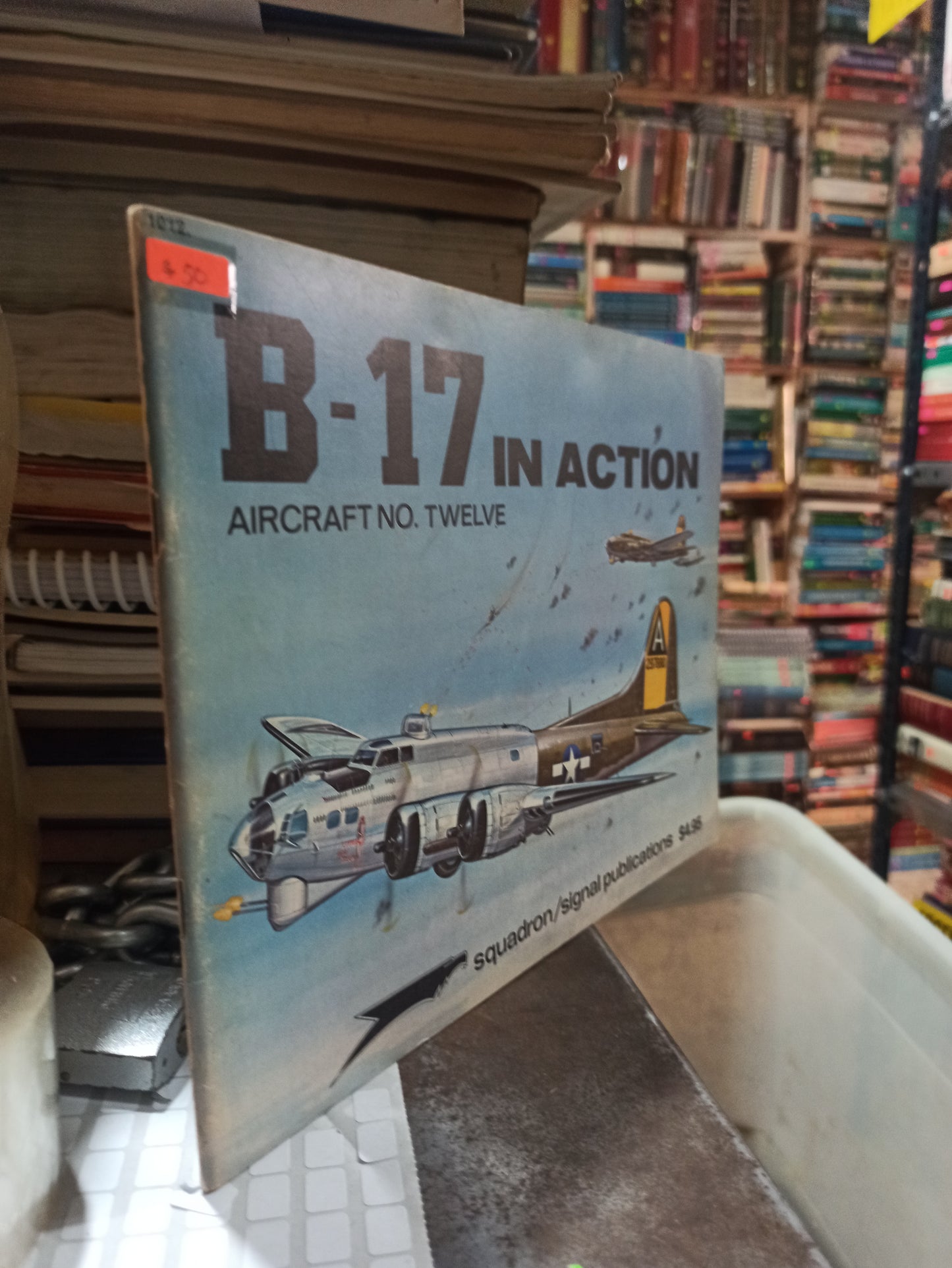 B-17 IN ACTION POR SIGNAL PUBLICATIONS USADO 2DA GUERRA ALDAMA