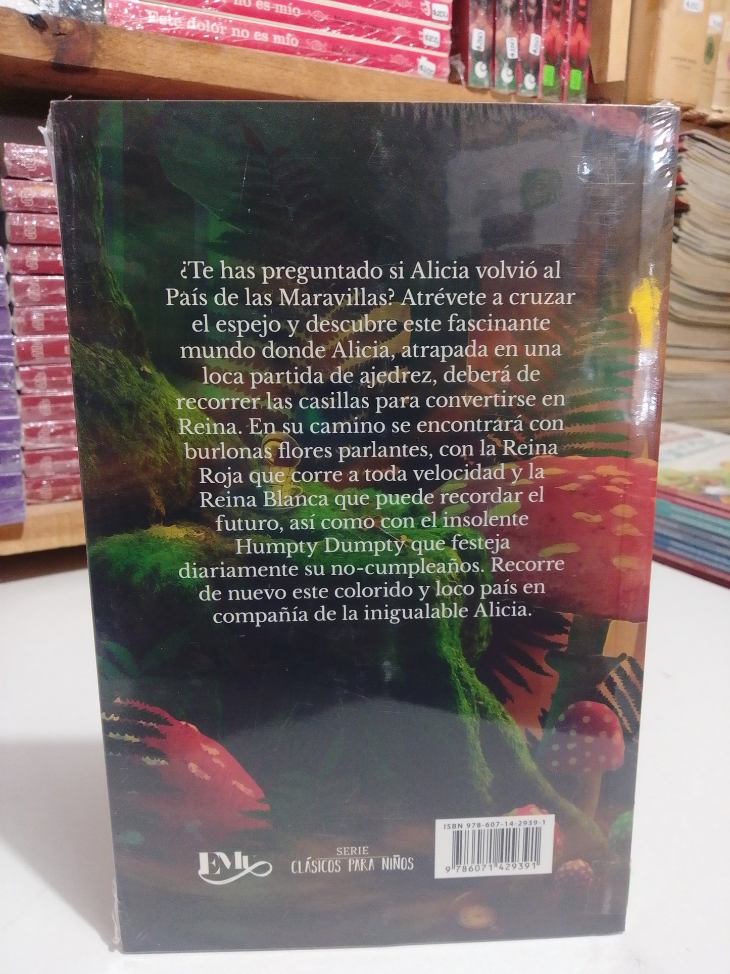 ALICIA A TRAVÉS DEL ESPEJO POR LEWIS CARROL NUEVO JUAREZ