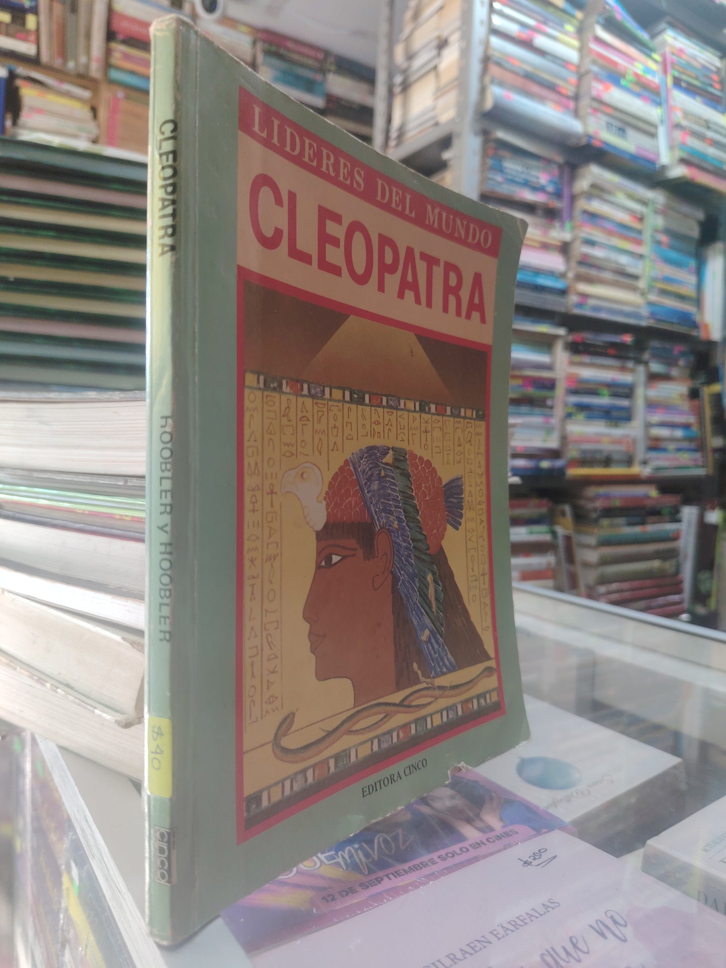 LÍDERES DEL MUNDO CLEOPATRA POR DOROTHY AND THOMAS HOOBLER USADO HISTORIA JUAREZ