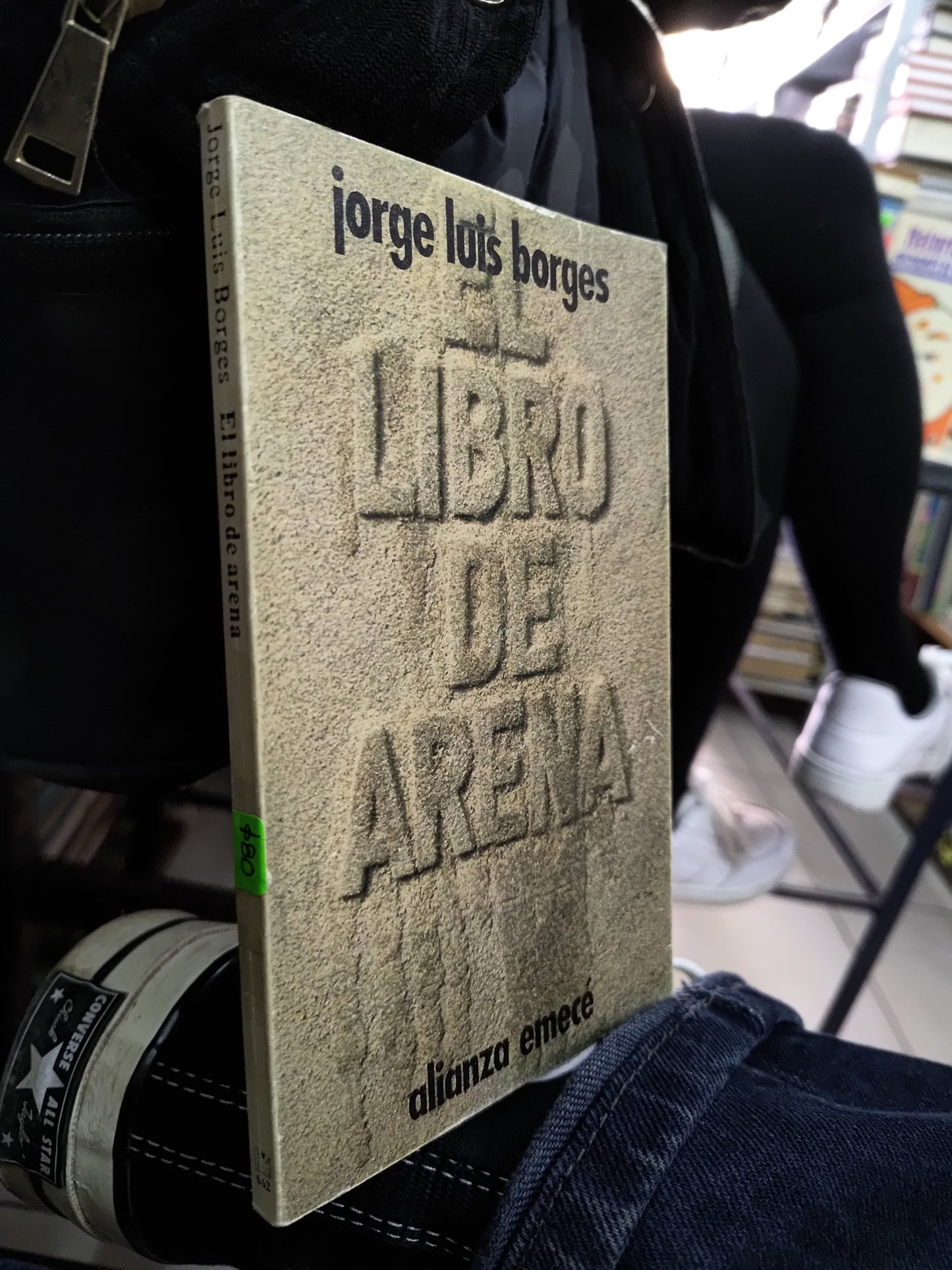 EL LIBRO DE ARENA POR JORGE LUIS BORGES USADO NOVELAS LITERARIO 207
