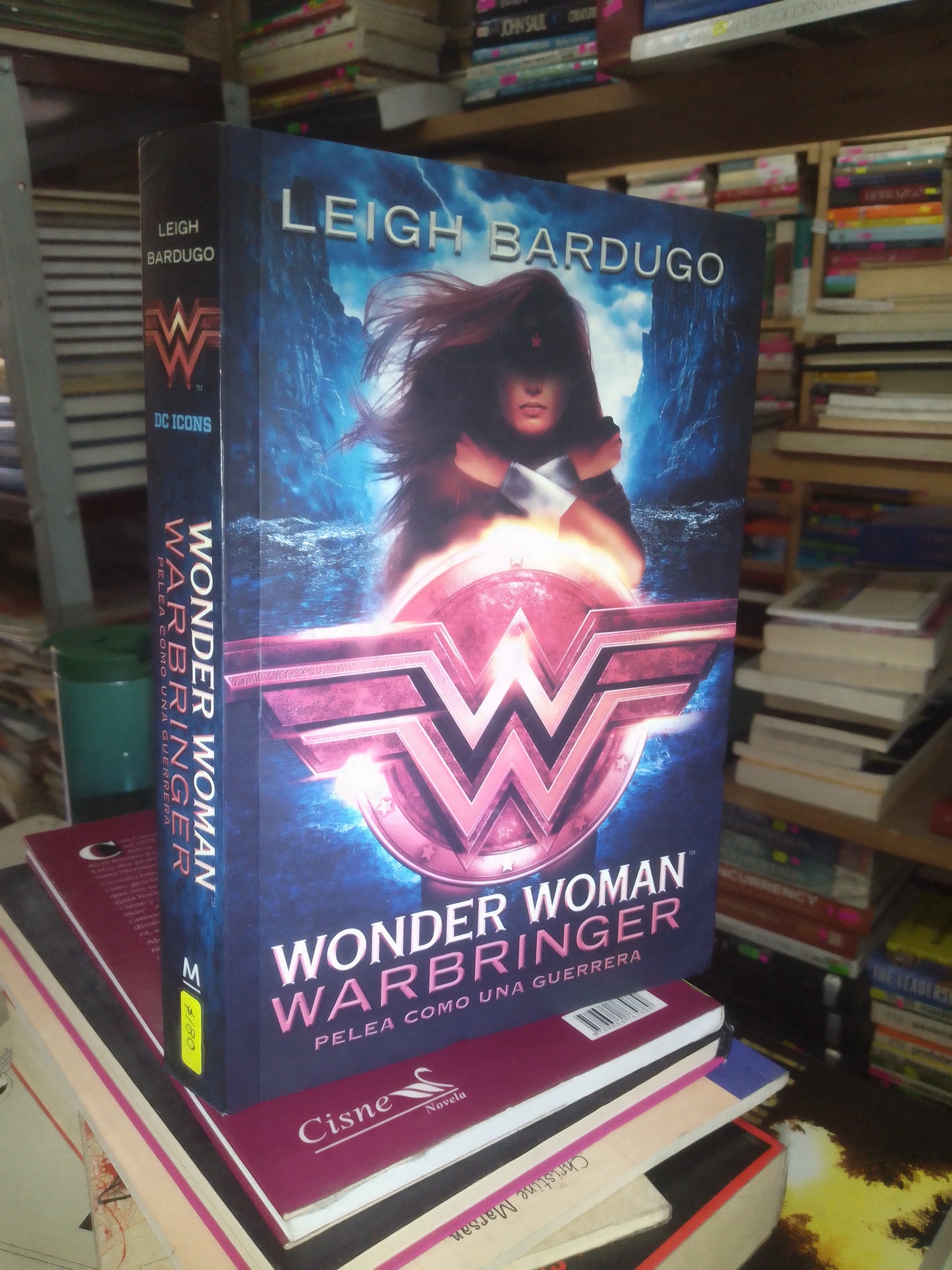 WONDER WOMAN WARBRINGER POR LEIGH BARDUGO USADO NOVELA LITERARIO 207