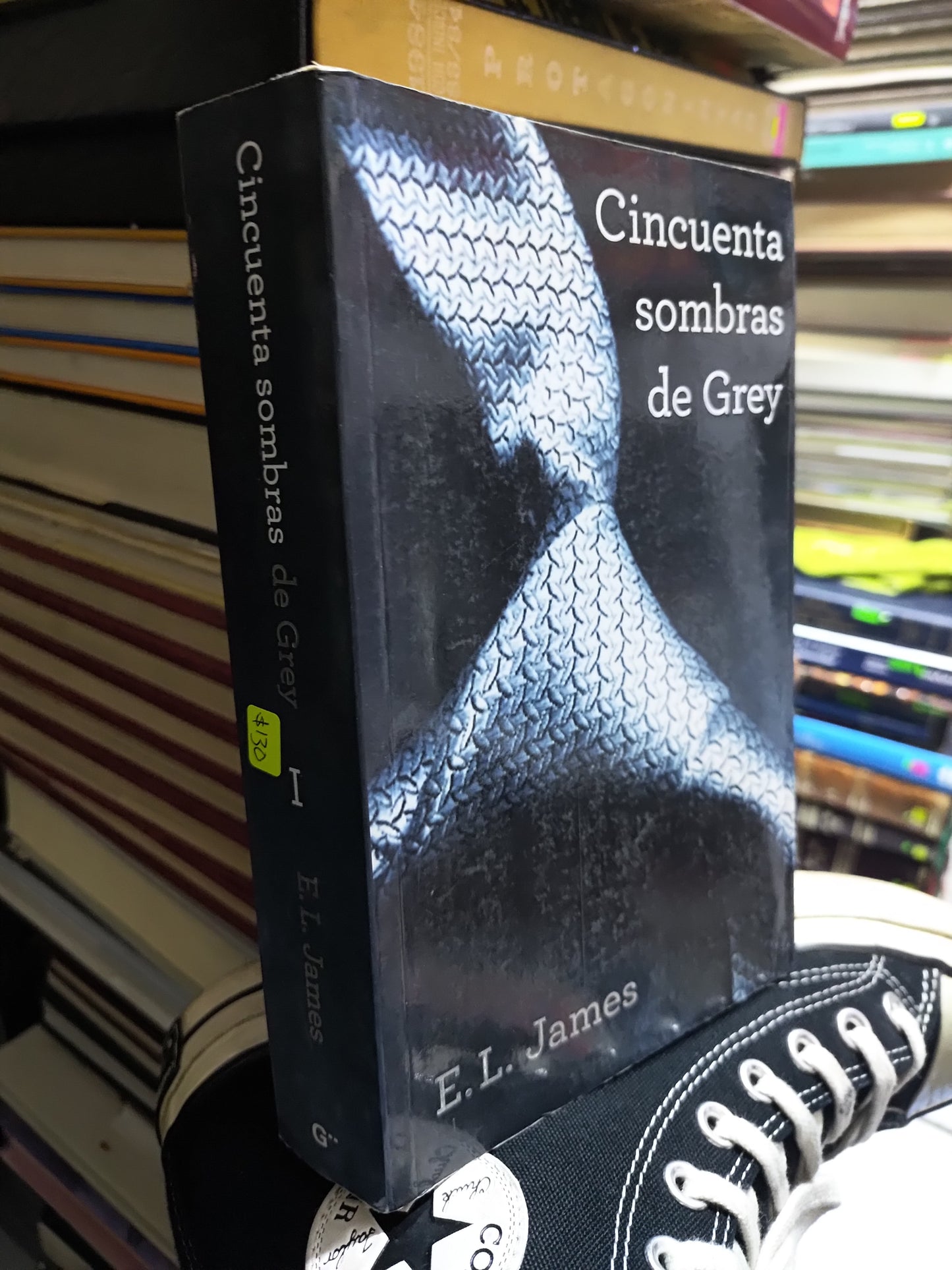 CINCUENTA SOMBRAS DE GREY POR E. L JAMES USADO NOVELAS JUAREZ 507