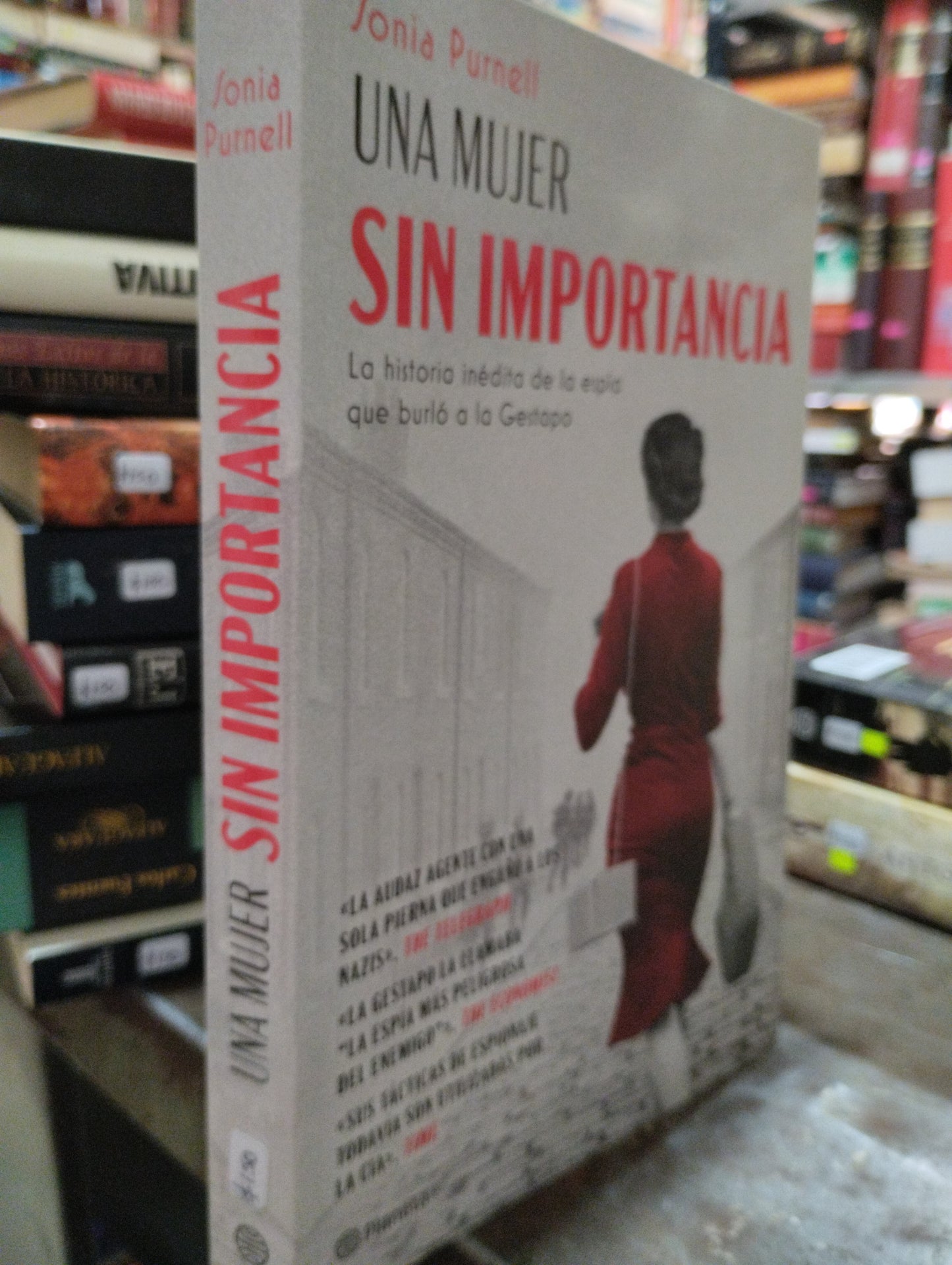 UNA MUJER SIN IMPORTANCIA POR SONIA PURNELL USADO NOVELAS ALDAMA