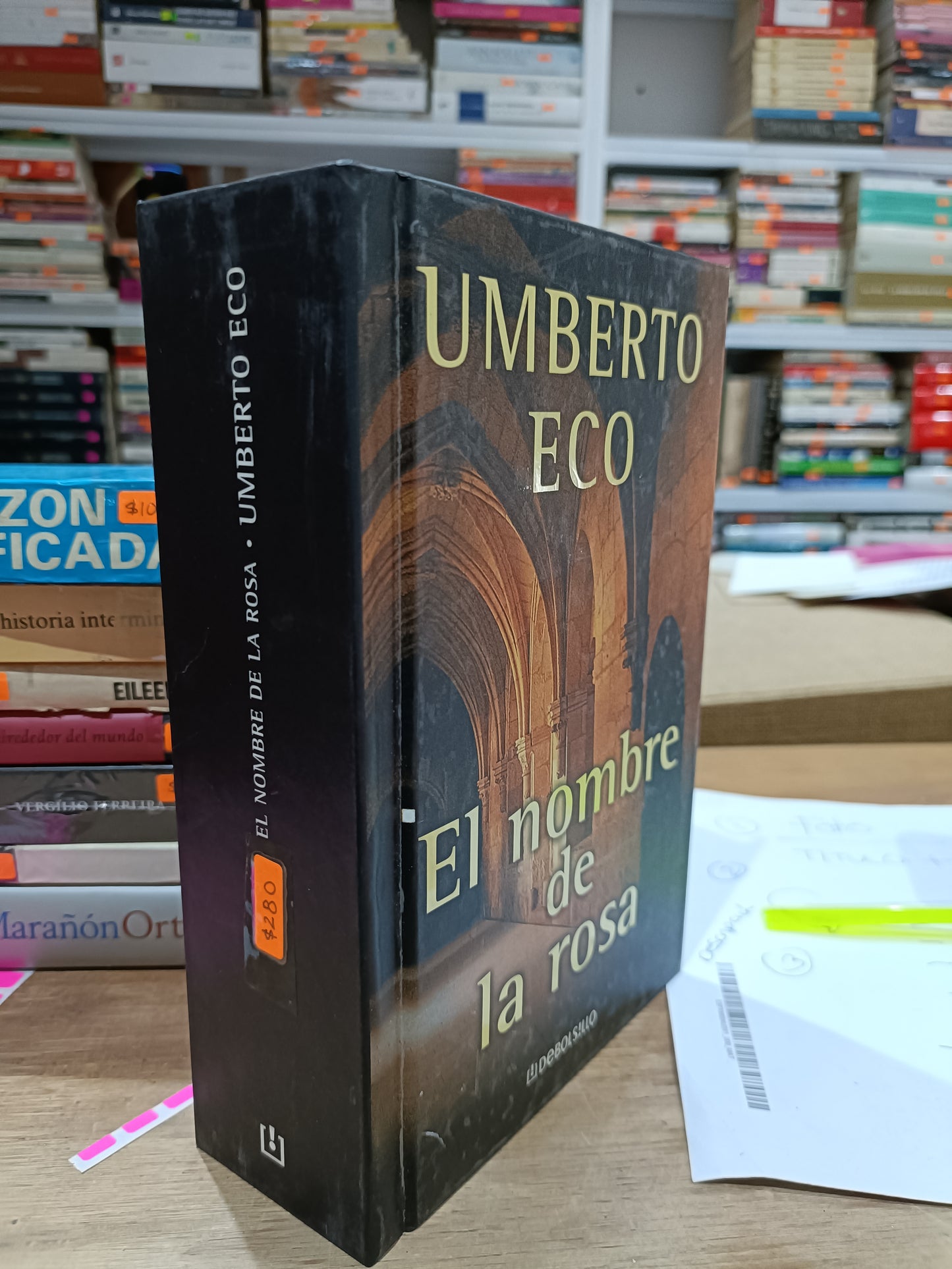 EL HOMBRE DE LA ROSA POR UMBERTO ECO USADOS NOVELAS JUAREZ 515