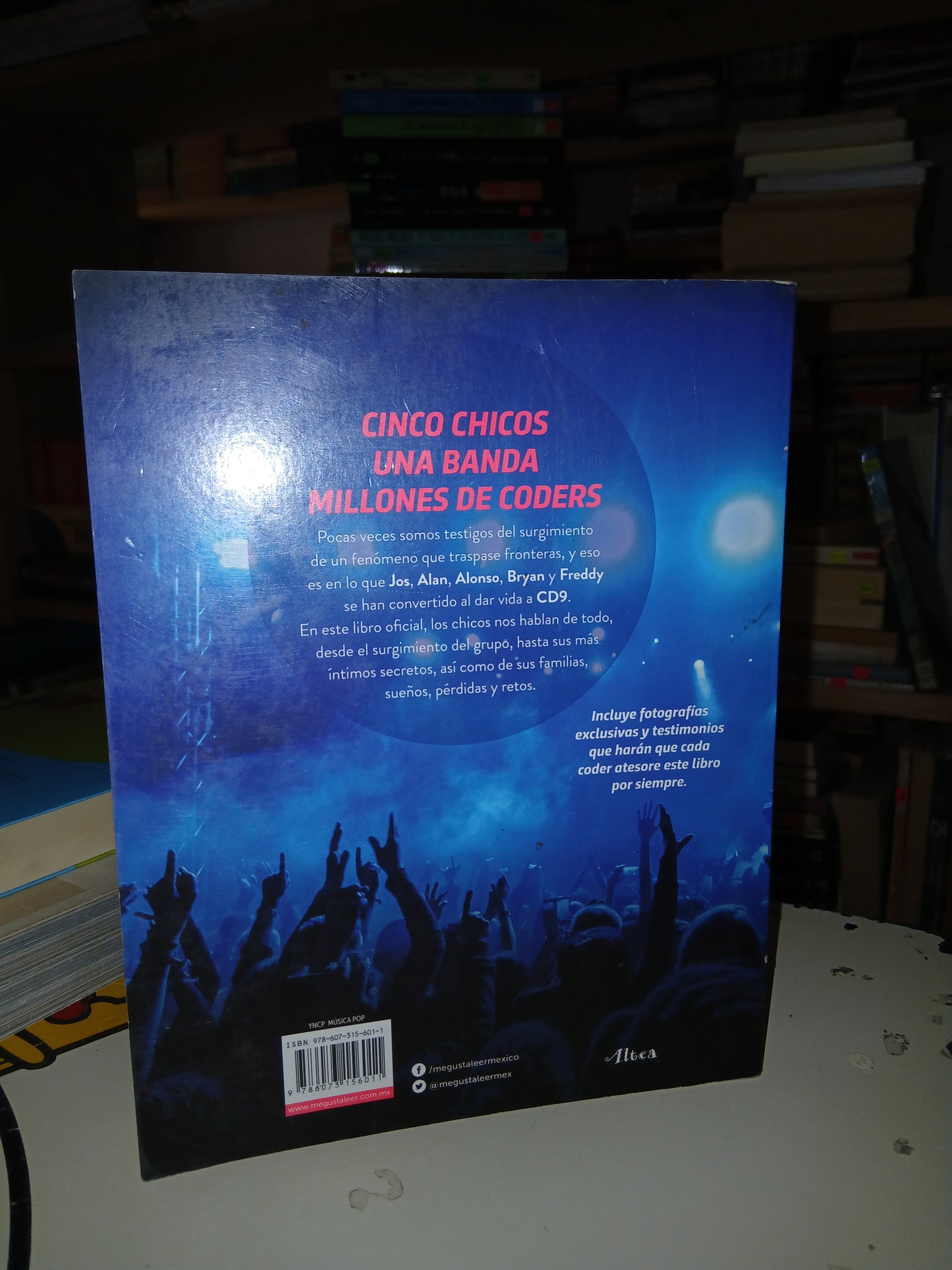 CD9 NUESTRA HISTORIA USADO NOVELA LITERARIO 207